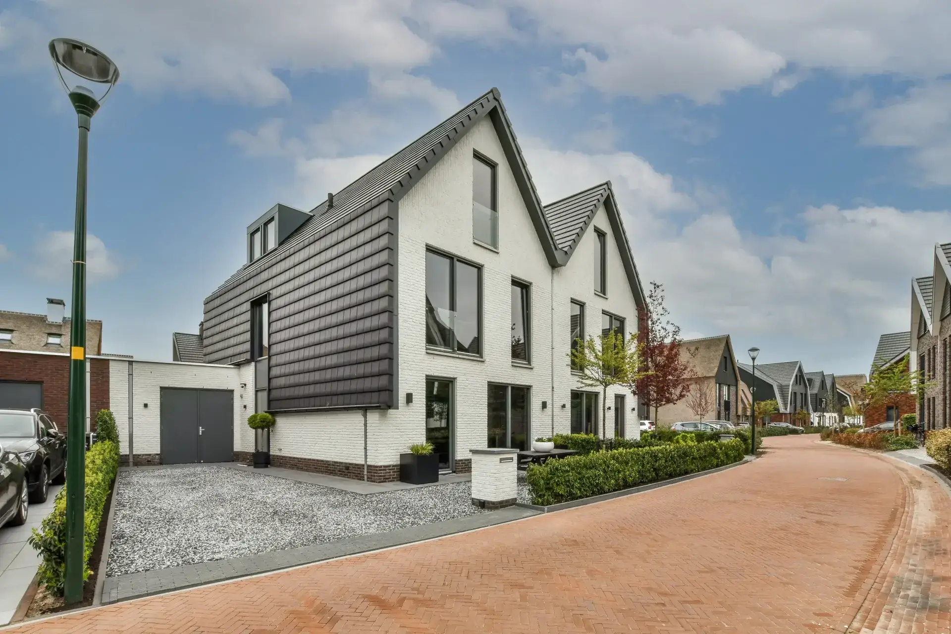 <figure>
<img width="300" height="246" src="https://wekeys.com.de/wp-content/uploads/2024/04/Logo-Haus-white-transparent-2-300x246.webp" alt="Logo von WEKEYS Immobilien mit Haus-Symbol" decoding="async" srcset="https://wekeys.com.de/wp-content/uploads/2024/04/Logo-Haus-white-transparent-2-300x246.webp 300w, https://wekeys.com.de/wp-content/uploads/2024/04/Logo-Haus-white-transparent-2.webp 600w" sizes="(max-width: 300px) 100vw, 300px" />											<figcaption></figcaption>
</figure>
<h2>WEKEYS IMMOBILIEN </h2>
<h2>SCHNELL, FAIR und STRESSFREI </h2>
<p>WEKEYS - Immobilienmakler Mittelthüringen, Immobilienmakler  Thüringen,  Immobilienmakler Erfurt, Immobilienmakler Weimar, Immobilienmakler Apolda, Immobilienmakler Artern, Immobilienmakler Sondershausen,  Immobilienmakler Sömmerda, Immobilienmakler Sangerhausen, Immobilienmakler Weimarer Land, Schnell, Fair und stressfrei verkaufen</p><p>Sie möchten eine Wohnung, ein Haus oder eine Gewerbeimmobilie kaufen oder verkaufen?<br />Sie fragen sich, welchen Wert Ihre Immobilie aktuell am Markt erzielt?<br />Sie wünschen sich einen Partner, der Sie ehrlich berät, Ihre Situation versteht und Sie persönlich begleitet?</p><p>Bei WEKEYS IMMOBILIEN stehen Sie als Mensch im Mittelpunkt. Wir nehmen uns Zeit für Ihre Fragen, hören zu und begleiten Sie mit Erfahrung, Herz und Verlässlichkeit durch jede Phase Ihrer Immobilienentscheidung.</p><p>Denn Vertrauen entsteht dort, wo Kompetenz auf Menschlichkeit trifft.</p>
<h2>Menschlich. Engagiert. Erfolgreich.</h2>
<img width="650" height="1050" src="https://wekeys.com.de/wp-content/uploads/2026/03/Alexandra_Bergner_3WK.webp" alt="Wekeys - Immobilienmakler Mittelthüringen, Immobilienmakler  Thüringen,  Immobilienmakler Erfurt, Immobilienmakler Weimar, Immobilienmakler Apolda, Immobilienmakler Artern, Immobilienmakler Sondershausen,  Immobilienmakler Sömmerda, Immobilienmakler Sangerhausen, Immobilienmakler Weimarer Land, Schnell, Fair und stressfrei verkaufen" decoding="async" srcset="https://wekeys.com.de/wp-content/uploads/2026/03/Alexandra_Bergner_3WK.webp 650w, https://wekeys.com.de/wp-content/uploads/2026/03/Alexandra_Bergner_3WK-186x300.webp 186w, https://wekeys.com.de/wp-content/uploads/2026/03/Alexandra_Bergner_3WK-634x1024.webp 634w, https://wekeys.com.de/wp-content/uploads/2026/03/Alexandra_Bergner_3WK-7x12.webp 7w" sizes="(max-width: 650px) 100vw, 650px" />
<p>WEKEYS - Immobilienmakler Mittelthüringen, Immobilienmakler  Thüringen,  Immobilienmakler Erfurt, Immobilienmakler Weimar, Immobilienmakler Apolda, Immobilienmakler Artern, Immobilienmakler Sondershausen,  Immobilienmakler Sömmerda, Immobilienmakler Sangerhausen, Immobilienmakler Weimarer Land, Schnell, Fair und stressfrei verkaufen</p><p>WEKEYS - Immobilienmakler Mittelthüringen, Immobilienmakler  Thüringen,  Immobilienmakler Erfurt, Immobilienmakler Weimar, Immobilienmakler Apolda, Immobilienmakler Artern, Immobilienmakler Sondershausen,  Immobilienmakler Sömmerda, Immobilienmakler Sangerhausen, Immobilienmakler Weimarer Land, Schnell, Fair und stressfrei verkaufen</p>
<img width="300" height="246" src="https://wekeys.com.de/wp-content/uploads/2024/04/Logo-Haus-white-transparent-2-300x246.webp" alt="Logo von WEKEYS Immobilien mit Haus-Symbol" decoding="async" srcset="https://wekeys.com.de/wp-content/uploads/2024/04/Logo-Haus-white-transparent-2-300x246.webp 300w, https://wekeys.com.de/wp-content/uploads/2024/04/Logo-Haus-white-transparent-2.webp 600w" sizes="(max-width: 300px) 100vw, 300px" />
<h2>WEKEYS IMMOBILIEN </h2>
<h2>SCHNELL, FAIR und STRESSFREI</h2>
<p>Sie möchten eine Wohnung, ein Haus oder eine Gewerbeimmobilie kaufen oder verkaufen?<br />Sie fragen sich, welchen Wert Ihre Immobilie aktuell am Markt erzielt?<br />Sie wünschen sich einen Partner, der Sie ehrlich berät, Ihre Situation versteht und Sie persönlich begleitet?</p><p>Bei WEKEYS IMMOBILIEN stehen Sie als Mensch im Mittelpunkt. Wir nehmen uns Zeit für Ihre Fragen, hören zu und begleiten Sie mit Erfahrung, Herz und Verlässlichkeit durch jede Phase Ihrer Immobilienentscheidung.</p><p>Denn Vertrauen entsteht dort, wo Kompetenz auf Menschlichkeit trifft.</p>
<h2>Menschlich. Engagiert. Erfolgreich.</h2>
<svg xmlns="http://www.w3.org/2000/svg" xmlns:xlink="http://www.w3.org/1999/xlink" width="500" viewBox="0 0 375 374.999991" height="500" preserveAspectRatio="xMidYMid meet"><defs><clipPath id="dffbf8cce9"><path d="M 48 82 L 328.367188 82 L 328.367188 330 L 48 330 Z M 48 82 " clip-rule="nonzero"></path></clipPath></defs><g clip-path="url(#dffbf8cce9)"><path fill="#ffffff" d="M 161.394531 174.023438 C 179.089844 174.023438 193.421875 188.554688 193.421875 206.800781 C 193.402344 219.648438 186.089844 231.25 174.757812 236.59375 C 172.835938 237.488281 171.59375 239.425781 171.59375 241.570312 L 171.59375 257.269531 L 163.5625 266.507812 C 161.769531 268.570312 161.769531 271.648438 163.5625 273.726562 L 169.796875 280.910156 L 163.5625 288.078125 C 161.75 290.15625 161.75 293.25 163.5625 295.316406 L 169.226562 301.847656 L 161.382812 308.335938 L 151.167969 299.902344 L 151.167969 241.566406 C 151.167969 239.421875 149.945312 237.460938 148 236.546875 C 136.695312 231.210938 129.414062 219.644531 129.394531 206.796875 C 129.390625 188.554688 143.730469 174.023438 161.394531 174.023438 Z M 242.386719 125.894531 L 299.753906 125.894531 C 309.488281 125.894531 317.628906 134.429688 317.628906 145.8125 L 317.628906 217.246094 C 317.628906 219.460938 316.566406 221.40625 314.109375 223.21875 C 312.585938 224.351562 310.480469 225.273438 308.136719 225.84375 L 308.136719 156.109375 C 308.191406 148.707031 297.0625 148.707031 297.101562 156.109375 L 297.101562 308.144531 C 297.101562 312.195312 295.816406 314.539062 293.980469 316.214844 C 292.148438 317.882812 289.523438 318.792969 286.832031 318.792969 C 284.15625 318.792969 281.554688 317.878906 279.722656 316.214844 C 277.890625 314.539062 276.570312 312.195312 276.570312 308.144531 L 276.570312 218.839844 C 276.625 215.707031 274.09375 213.164062 270.960938 213.210938 C 267.914062 213.273438 265.480469 215.777344 265.535156 218.839844 L 265.535156 308.144531 C 265.535156 312.195312 264.25 314.539062 262.414062 316.214844 C 260.585938 317.882812 257.957031 318.792969 255.265625 318.792969 C 252.589844 318.792969 249.988281 317.878906 248.15625 316.214844 C 246.324219 314.539062 245.035156 312.195312 245.035156 308.144531 L 245.035156 156.109375 C 245.078125 153.015625 242.527344 150.488281 239.425781 150.527344 C 236.386719 150.585938 233.945312 153.074219 233.980469 156.109375 L 233.980469 225.84375 C 231.636719 225.273438 229.546875 224.351562 228.007812 223.21875 C 225.570312 221.402344 224.511719 219.460938 224.511719 217.246094 L 224.511719 145.8125 C 224.511719 134.429688 232.652344 125.894531 242.386719 125.894531 Z M 164.683594 94.800781 L 215.273438 135.144531 C 213.277344 141.347656 213.472656 146.238281 213.472656 152.648438 L 168.125 116.503906 C 166.125 114.886719 163.265625 114.886719 161.253906 116.503906 L 71.015625 188.472656 C 66.867188 191.785156 63.40625 190.917969 60.675781 187.664062 C 58.234375 184.707031 57.78125 180.128906 63.039062 175.90625 Z M 164.53125 82.203125 C 163.320312 82.246094 162.1875 82.683594 161.253906 83.433594 L 56.164062 167.296875 C 46.890625 174.6875 46.414062 186.597656 51.65625 194.023438 C 54.296875 197.742188 58.292969 200.570312 63.09375 201.378906 C 66.066406 201.886719 69.253906 201.523438 72.355469 200.3125 L 72.355469 291.191406 C 72.332031 294.253906 74.828125 296.722656 77.886719 296.722656 L 140.140625 296.722656 L 140.140625 302.484375 C 140.140625 304.132812 140.875 305.707031 142.136719 306.757812 L 157.878906 319.75 C 159.914062 321.4375 162.871094 321.4375 164.917969 319.75 L 180.632812 306.757812 C 183.035156 304.777344 183.308594 301.21875 181.273438 298.890625 L 175.042969 291.707031 L 181.273438 284.546875 C 183.089844 282.46875 183.089844 279.375 181.273438 277.296875 L 175.042969 270.128906 L 181.273438 262.945312 C 182.152344 261.9375 182.648438 260.660156 182.628906 259.316406 L 182.628906 243.753906 C 195.648438 235.90625 204.445312 225.949219 204.445312 206.128906 C 204.460938 186.3125 185.175781 162.988281 161.402344 162.972656 C 137.648438 162.988281 118.363281 186.3125 118.363281 206.128906 C 118.386719 225.941406 127.140625 235.890625 140.140625 243.738281 L 140.140625 285.703125 L 83.386719 285.703125 L 83.386719 192.71875 L 164.683594 127.851562 L 213.472656 166.785156 L 213.472656 217.246094 C 213.472656 223.382812 216.847656 228.664062 221.449219 232.082031 C 225.011719 234.714844 229.332031 236.425781 233.988281 237.140625 L 233.988281 285.699219 L 199.066406 285.699219 C 191.699219 285.679688 191.699219 296.746094 199.066406 296.726562 L 233.988281 296.726562 L 233.988281 308.148438 C 233.988281 314.894531 236.648438 320.632812 240.71875 324.371094 C 244.808594 328.097656 250.085938 329.859375 255.269531 329.859375 C 260.480469 329.859375 265.757812 328.097656 269.84375 324.371094 L 272.265625 324.371094 C 276.355469 328.097656 281.632812 329.859375 286.839844 329.859375 C 292.046875 329.859375 297.328125 328.097656 301.414062 324.371094 C 305.503906 320.628906 308.140625 314.894531 308.140625 308.148438 L 308.140625 237.136719 C 312.816406 236.425781 317.140625 234.714844 320.699219 232.078125 C 325.277344 228.660156 328.675781 223.382812 328.675781 217.242188 L 328.675781 145.8125 C 328.675781 128.988281 315.953125 114.832031 299.761719 114.832031 L 242.386719 114.832031 C 233.675781 114.832031 225.976562 118.957031 220.71875 125.355469 L 168.125 83.433594 C 167.117188 82.609375 165.835938 82.175781 164.53125 82.203125 Z M 164.53125 82.203125 " fill-opacity="1" fill-rule="nonzero"></path></g><path fill="#ffffff" d="M 266.890625 59.765625 C 276.65625 57.484375 286.269531 63.347656 288.59375 72.894531 C 290.902344 82.441406 285.003906 91.957031 275.230469 94.269531 C 265.460938 96.558594 255.871094 90.695312 253.5625 81.144531 C 251.25 71.59375 257.121094 62.074219 266.890625 59.765625 Z M 264.285156 49.050781 C 248.78125 52.691406 239.085938 68.261719 242.824219 83.675781 C 246.546875 99.09375 262.328125 108.65625 277.832031 105 C 293.359375 101.339844 303.074219 85.777344 299.332031 70.367188 C 295.59375 54.957031 279.792969 45.398438 264.285156 49.050781 Z M 264.285156 49.050781 " fill-opacity="1" fill-rule="evenodd"></path><path fill="#ffffff" d="M 161.328125 182.824219 C 158.285156 182.867188 155.84375 185.375 155.886719 188.410156 L 155.886719 199.042969 C 155.863281 202.082031 158.339844 204.578125 161.394531 204.578125 C 164.441406 204.578125 166.914062 202.082031 166.914062 199.042969 L 166.914062 188.410156 C 166.949219 185.320312 164.421875 182.789062 161.328125 182.824219 Z M 161.328125 182.824219 " fill-opacity="1" fill-rule="nonzero"></path></svg>
<h3>
KÄUFER UND MIETER
</h3>
<p>
Legen Sie direkt ein Suchprofil an und verpassen Sie keines unserer Immobilienangebote. <br><br>Oder lassen Sie sich individuell von uns beraten. 					</p>
<svg xmlns="http://www.w3.org/2000/svg" xmlns:xlink="http://www.w3.org/1999/xlink" width="500" viewBox="0 0 375 374.999991" height="500" preserveAspectRatio="xMidYMid meet"><defs><clipPath id="2d858a57b8"><path d="M 196 41.421875 L 244 41.421875 L 244 118 L 196 118 Z M 196 41.421875 " clip-rule="nonzero"></path></clipPath><clipPath id="9ae4bc4f1d"><path d="M 41.421875 206 L 174 206 L 174 333.921875 L 41.421875 333.921875 Z M 41.421875 206 " clip-rule="nonzero"></path></clipPath><clipPath id="24431a4d3c"><path d="M 60 286 L 71 286 L 71 333.921875 L 60 333.921875 Z M 60 286 " clip-rule="nonzero"></path></clipPath><clipPath id="c0198cb47d"><path d="M 201 88 L 333.921875 88 L 333.921875 216 L 201 216 Z M 201 88 " clip-rule="nonzero"></path></clipPath></defs><path fill="#ffffff" d="M 189.328125 176.457031 L 161.144531 164.386719 C 160.5625 164.140625 159.949219 164.015625 159.3125 164.015625 C 158.679688 164.015625 158.066406 164.140625 157.484375 164.386719 L 129.300781 176.457031 C 128.875 176.636719 128.488281 176.875 128.132812 177.167969 C 127.777344 177.464844 127.472656 177.804688 127.21875 178.1875 C 126.964844 178.570312 126.769531 178.984375 126.636719 179.425781 C 126.503906 179.867188 126.4375 180.316406 126.4375 180.777344 L 126.4375 213 C 126.4375 213.460938 126.503906 213.914062 126.636719 214.351562 C 126.769531 214.792969 126.964844 215.207031 127.21875 215.589844 C 127.472656 215.976562 127.777344 216.316406 128.132812 216.609375 C 128.488281 216.902344 128.875 217.140625 129.300781 217.320312 L 157.484375 229.390625 C 158.066406 229.640625 158.679688 229.765625 159.3125 229.765625 C 159.949219 229.765625 160.5625 229.640625 161.144531 229.390625 L 189.328125 217.320312 C 189.753906 217.140625 190.140625 216.902344 190.496094 216.609375 C 190.851562 216.316406 191.15625 215.976562 191.410156 215.589844 C 191.664062 215.207031 191.859375 214.792969 191.992188 214.351562 C 192.125 213.914062 192.191406 213.460938 192.191406 213 L 192.191406 180.777344 C 192.191406 180.316406 192.125 179.867188 191.992188 179.425781 C 191.859375 178.984375 191.664062 178.570312 191.410156 178.1875 C 191.15625 177.804688 190.851562 177.464844 190.496094 177.167969 C 190.140625 176.875 189.753906 176.636719 189.328125 176.457031 Z M 159.3125 173.828125 L 175.566406 180.777344 L 159.3125 187.730469 L 143.0625 180.777344 Z M 135.828125 187.917969 L 154.617188 195.949219 L 154.617188 217.933594 L 135.828125 209.898438 Z M 164.011719 217.933594 L 164.011719 195.949219 L 182.800781 187.917969 L 182.800781 209.898438 Z M 164.011719 217.933594 " fill-opacity="1" fill-rule="nonzero"></path><g clip-path="url(#2d858a57b8)"><path fill="#ffffff" d="M 215.675781 84.164062 L 215.675781 98.253906 C 214.796875 98.300781 213.929688 98.226562 213.066406 98.035156 C 212.207031 97.84375 211.390625 97.542969 210.613281 97.128906 C 209.835938 96.714844 209.125 96.203125 208.488281 95.597656 C 207.847656 94.992188 207.300781 94.3125 206.847656 93.558594 C 206.429688 92.835938 205.859375 92.265625 205.140625 91.84375 C 204.417969 91.425781 203.640625 91.214844 202.808594 91.207031 C 202.609375 91.207031 202.410156 91.21875 202.210938 91.238281 C 202.011719 91.261719 201.816406 91.296875 201.621094 91.347656 C 201.429688 91.394531 201.238281 91.453125 201.050781 91.527344 C 200.867188 91.597656 200.683594 91.683594 200.507812 91.777344 C 200.332031 91.875 200.164062 91.980469 200.003906 92.097656 C 199.839844 92.214844 199.6875 92.339844 199.542969 92.476562 C 199.394531 92.613281 199.257812 92.757812 199.132812 92.914062 C 199.003906 93.066406 198.886719 93.226562 198.78125 93.394531 C 198.675781 93.566406 198.578125 93.738281 198.492188 93.921875 C 198.410156 94.101562 198.335938 94.289062 198.277344 94.476562 C 198.214844 94.667969 198.167969 94.863281 198.132812 95.058594 C 198.09375 95.253906 198.070312 95.453125 198.0625 95.652344 C 198.050781 95.851562 198.050781 96.050781 198.066406 96.25 C 198.082031 96.449219 198.109375 96.648438 198.148438 96.84375 C 198.1875 97.039062 198.242188 97.230469 198.304688 97.417969 C 198.371094 97.609375 198.445312 97.792969 198.535156 97.972656 C 199.390625 99.480469 200.433594 100.84375 201.660156 102.066406 C 202.890625 103.289062 204.257812 104.328125 205.769531 105.179688 C 207.277344 106.03125 208.875 106.667969 210.554688 107.085938 C 212.238281 107.503906 213.945312 107.691406 215.675781 107.648438 L 215.675781 112.34375 C 215.675781 112.652344 215.707031 112.957031 215.765625 113.261719 C 215.828125 113.5625 215.917969 113.859375 216.035156 114.140625 C 216.152344 114.425781 216.296875 114.699219 216.46875 114.953125 C 216.640625 115.210938 216.835938 115.449219 217.054688 115.667969 C 217.269531 115.882812 217.507812 116.078125 217.765625 116.25 C 218.019531 116.421875 218.292969 116.566406 218.578125 116.683594 C 218.863281 116.800781 219.15625 116.890625 219.457031 116.953125 C 219.761719 117.011719 220.066406 117.042969 220.375 117.042969 C 220.683594 117.042969 220.988281 117.011719 221.289062 116.953125 C 221.59375 116.890625 221.886719 116.800781 222.171875 116.683594 C 222.457031 116.566406 222.726562 116.421875 222.984375 116.25 C 223.238281 116.078125 223.476562 115.882812 223.695312 115.667969 C 223.914062 115.449219 224.109375 115.210938 224.28125 114.953125 C 224.449219 114.699219 224.59375 114.425781 224.714844 114.140625 C 224.832031 113.859375 224.921875 113.5625 224.980469 113.261719 C 225.042969 112.957031 225.070312 112.652344 225.070312 112.34375 L 225.070312 107.648438 C 225.648438 107.683594 226.222656 107.691406 226.800781 107.667969 C 227.378906 107.648438 227.953125 107.597656 228.523438 107.523438 C 229.097656 107.445312 229.664062 107.339844 230.226562 107.207031 C 230.785156 107.074219 231.339844 106.914062 231.886719 106.730469 C 232.433594 106.542969 232.96875 106.328125 233.496094 106.089844 C 234.019531 105.851562 234.53125 105.589844 235.03125 105.300781 C 235.53125 105.011719 236.015625 104.699219 236.488281 104.363281 C 236.957031 104.027344 237.40625 103.667969 237.84375 103.289062 C 238.277344 102.90625 238.691406 102.507812 239.085938 102.085938 C 239.480469 101.667969 239.855469 101.226562 240.207031 100.769531 C 240.5625 100.3125 240.890625 99.839844 241.195312 99.351562 C 241.503906 98.863281 241.785156 98.359375 242.042969 97.84375 C 242.300781 97.324219 242.53125 96.796875 242.738281 96.257812 C 242.945312 95.71875 243.121094 95.171875 243.273438 94.613281 C 243.425781 94.058594 243.550781 93.496094 243.648438 92.925781 C 243.746094 92.355469 243.816406 91.785156 243.859375 91.207031 C 243.816406 90.632812 243.746094 90.0625 243.648438 89.492188 C 243.550781 88.921875 243.425781 88.359375 243.273438 87.804688 C 243.121094 87.246094 242.945312 86.699219 242.738281 86.160156 C 242.53125 85.621094 242.300781 85.09375 242.042969 84.574219 C 241.785156 84.058594 241.503906 83.554688 241.195312 83.066406 C 240.890625 82.578125 240.5625 82.105469 240.207031 81.648438 C 239.855469 81.191406 239.480469 80.75 239.085938 80.332031 C 238.691406 79.910156 238.277344 79.511719 237.84375 79.128906 C 237.40625 78.75 236.957031 78.390625 236.488281 78.054688 C 236.015625 77.71875 235.53125 77.40625 235.03125 77.117188 C 234.53125 76.828125 234.019531 76.566406 233.496094 76.328125 C 232.96875 76.089844 232.433594 75.875 231.886719 75.6875 C 231.339844 75.503906 230.785156 75.34375 230.226562 75.210938 C 229.664062 75.078125 229.097656 74.972656 228.523438 74.894531 C 227.953125 74.820312 227.378906 74.769531 226.800781 74.75 C 226.222656 74.726562 225.648438 74.734375 225.070312 74.769531 L 225.070312 60.679688 C 225.949219 60.632812 226.820312 60.707031 227.679688 60.898438 C 228.539062 61.089844 229.359375 61.390625 230.136719 61.804688 C 230.914062 62.21875 231.621094 62.726562 232.261719 63.335938 C 232.902344 63.941406 233.445312 64.621094 233.902344 65.375 C 234.316406 66.097656 234.886719 66.667969 235.609375 67.089844 C 236.328125 67.507812 237.105469 67.71875 237.941406 67.722656 C 238.140625 67.726562 238.339844 67.714844 238.539062 67.695312 C 238.738281 67.671875 238.933594 67.636719 239.125 67.585938 C 239.320312 67.539062 239.511719 67.480469 239.695312 67.40625 C 239.882812 67.335938 240.0625 67.25 240.238281 67.15625 C 240.414062 67.058594 240.582031 66.953125 240.746094 66.835938 C 240.90625 66.71875 241.0625 66.59375 241.207031 66.457031 C 241.351562 66.320312 241.488281 66.175781 241.617188 66.019531 C 241.742188 65.867188 241.859375 65.707031 241.96875 65.535156 C 242.074219 65.367188 242.171875 65.191406 242.253906 65.011719 C 242.339844 64.832031 242.410156 64.644531 242.472656 64.453125 C 242.53125 64.265625 242.582031 64.070312 242.617188 63.875 C 242.652344 63.679688 242.675781 63.480469 242.6875 63.28125 C 242.699219 63.082031 242.695312 62.882812 242.679688 62.683594 C 242.667969 62.484375 242.640625 62.285156 242.601562 62.089844 C 242.558594 61.894531 242.507812 61.703125 242.441406 61.511719 C 242.378906 61.324219 242.304688 61.140625 242.214844 60.960938 C 241.355469 59.453125 240.316406 58.089844 239.085938 56.867188 C 237.859375 55.644531 236.488281 54.605469 234.980469 53.753906 C 233.472656 52.902344 231.875 52.265625 230.191406 51.847656 C 228.511719 51.429688 226.804688 51.242188 225.070312 51.285156 L 225.070312 46.589844 C 225.070312 46.28125 225.042969 45.972656 224.980469 45.671875 C 224.921875 45.371094 224.832031 45.074219 224.714844 44.789062 C 224.59375 44.503906 224.449219 44.234375 224.28125 43.980469 C 224.109375 43.722656 223.914062 43.484375 223.695312 43.265625 C 223.476562 43.050781 223.238281 42.855469 222.984375 42.683594 C 222.726562 42.511719 222.457031 42.367188 222.171875 42.25 C 221.886719 42.128906 221.59375 42.042969 221.289062 41.980469 C 220.988281 41.921875 220.683594 41.890625 220.375 41.890625 C 220.066406 41.890625 219.761719 41.921875 219.457031 41.980469 C 219.15625 42.042969 218.863281 42.128906 218.578125 42.25 C 218.292969 42.367188 218.019531 42.511719 217.765625 42.683594 C 217.507812 42.855469 217.269531 43.050781 217.054688 43.265625 C 216.835938 43.484375 216.640625 43.722656 216.46875 43.980469 C 216.296875 44.234375 216.152344 44.503906 216.035156 44.789062 C 215.917969 45.074219 215.828125 45.371094 215.765625 45.671875 C 215.707031 45.972656 215.675781 46.28125 215.675781 46.589844 L 215.675781 51.285156 C 215.101562 51.25 214.523438 51.242188 213.949219 51.265625 C 213.371094 51.285156 212.796875 51.335938 212.222656 51.410156 C 211.652344 51.488281 211.085938 51.59375 210.523438 51.726562 C 209.960938 51.859375 209.40625 52.019531 208.863281 52.203125 C 208.316406 52.390625 207.777344 52.605469 207.253906 52.84375 C 206.726562 53.082031 206.214844 53.34375 205.714844 53.632812 C 205.214844 53.921875 204.730469 54.234375 204.261719 54.570312 C 203.792969 54.90625 203.339844 55.265625 202.90625 55.644531 C 202.472656 56.023438 202.058594 56.425781 201.660156 56.847656 C 201.265625 57.265625 200.890625 57.707031 200.539062 58.164062 C 200.1875 58.621094 199.859375 59.09375 199.550781 59.582031 C 199.246094 60.070312 198.964844 60.574219 198.707031 61.089844 C 198.449219 61.609375 198.214844 62.136719 198.011719 62.675781 C 197.804688 63.214844 197.625 63.761719 197.472656 64.320312 C 197.320312 64.875 197.195312 65.4375 197.097656 66.007812 C 197 66.578125 196.929688 67.148438 196.890625 67.722656 C 196.929688 68.300781 197 68.871094 197.097656 69.441406 C 197.195312 70.011719 197.320312 70.574219 197.472656 71.128906 C 197.625 71.6875 197.804688 72.234375 198.011719 72.773438 C 198.214844 73.3125 198.449219 73.839844 198.707031 74.359375 C 198.964844 74.875 199.246094 75.378906 199.550781 75.867188 C 199.859375 76.355469 200.1875 76.828125 200.539062 77.285156 C 200.890625 77.742188 201.265625 78.183594 201.660156 78.601562 C 202.058594 79.023438 202.472656 79.421875 202.90625 79.804688 C 203.339844 80.183594 203.792969 80.542969 204.261719 80.878906 C 204.730469 81.214844 205.214844 81.527344 205.714844 81.816406 C 206.214844 82.105469 206.726562 82.367188 207.253906 82.605469 C 207.777344 82.84375 208.316406 83.058594 208.863281 83.246094 C 209.40625 83.429688 209.960938 83.589844 210.523438 83.722656 C 211.085938 83.855469 211.652344 83.960938 212.222656 84.035156 C 212.796875 84.113281 213.371094 84.164062 213.949219 84.183594 C 214.523438 84.207031 215.101562 84.199219 215.675781 84.164062 Z M 234.464844 91.207031 C 234.464844 95.011719 230.144531 98.253906 225.070312 98.253906 L 225.070312 84.164062 C 230.144531 84.164062 234.464844 87.40625 234.464844 91.207031 Z M 215.675781 60.679688 L 215.675781 74.769531 C 210.605469 74.769531 206.285156 71.527344 206.285156 67.722656 C 206.285156 63.917969 210.605469 60.679688 215.675781 60.679688 Z M 215.675781 60.679688 " fill-opacity="1" fill-rule="nonzero"></path></g><g clip-path="url(#9ae4bc4f1d)"><path fill="#ffffff" d="M 46.589844 333.101562 C 46.898438 333.101562 47.203125 333.070312 47.503906 333.011719 C 47.808594 332.949219 48.101562 332.859375 48.386719 332.742188 C 48.671875 332.625 48.941406 332.480469 49.199219 332.308594 C 49.453125 332.136719 49.691406 331.941406 49.910156 331.722656 C 50.128906 331.507812 50.320312 331.269531 50.492188 331.011719 C 50.664062 330.757812 50.808594 330.484375 50.925781 330.199219 C 51.046875 329.914062 51.132812 329.621094 51.195312 329.320312 C 51.253906 329.015625 51.285156 328.710938 51.285156 328.402344 L 51.285156 280.824219 C 51.285156 272.039062 56.3125 267.34375 65.375 267.34375 L 122.492188 267.34375 C 134.65625 265.417969 148.417969 262.035156 158.140625 251.5625 L 158.84375 250.855469 C 159.125 250.519531 159.46875 250.265625 159.878906 250.097656 C 160.285156 249.933594 160.707031 249.871094 161.144531 249.917969 C 161.621094 249.96875 162.058594 250.125 162.457031 250.390625 C 162.855469 250.65625 163.171875 251 163.402344 251.421875 C 163.824219 252.105469 164.039062 252.847656 164.039062 253.652344 C 164.039062 254.457031 163.824219 255.199219 163.402344 255.882812 L 157.339844 264.996094 C 150.953125 274.390625 139.726562 278.050781 127.84375 281.667969 L 115.398438 286.367188 C 114.945312 286.535156 114.527344 286.769531 114.148438 287.066406 C 113.765625 287.367188 113.4375 287.714844 113.164062 288.113281 C 112.890625 288.511719 112.683594 288.945312 112.546875 289.40625 C 112.40625 289.871094 112.339844 290.34375 112.34375 290.828125 L 112.34375 328.402344 C 112.34375 328.710938 112.375 329.015625 112.433594 329.320312 C 112.496094 329.621094 112.585938 329.914062 112.703125 330.199219 C 112.820312 330.484375 112.964844 330.757812 113.136719 331.011719 C 113.308594 331.269531 113.503906 331.507812 113.722656 331.722656 C 113.9375 331.941406 114.175781 332.136719 114.433594 332.308594 C 114.6875 332.480469 114.960938 332.625 115.246094 332.742188 C 115.53125 332.859375 115.824219 332.949219 116.125 333.011719 C 116.429688 333.070312 116.734375 333.101562 117.042969 333.101562 C 117.351562 333.101562 117.65625 333.070312 117.957031 333.011719 C 118.261719 332.949219 118.554688 332.859375 118.839844 332.742188 C 119.125 332.625 119.394531 332.480469 119.652344 332.308594 C 119.90625 332.136719 120.144531 331.941406 120.363281 331.722656 C 120.582031 331.507812 120.777344 331.269531 120.949219 331.011719 C 121.117188 330.757812 121.261719 330.484375 121.382812 330.199219 C 121.5 329.914062 121.589844 329.621094 121.648438 329.320312 C 121.707031 329.015625 121.738281 328.710938 121.738281 328.402344 L 121.738281 294.023438 L 129.910156 290.828125 L 130.570312 290.828125 C 142.921875 287.070312 156.871094 282.75 165.089844 270.394531 L 170.914062 261.660156 C 171.503906 260.800781 171.992188 259.890625 172.378906 258.925781 C 172.769531 257.957031 173.042969 256.960938 173.210938 255.933594 C 173.378906 254.90625 173.429688 253.875 173.367188 252.835938 C 173.304688 251.796875 173.128906 250.777344 172.839844 249.777344 C 172.488281 248.578125 171.96875 247.457031 171.285156 246.414062 C 170.601562 245.371094 169.78125 244.445312 168.824219 243.644531 C 167.867188 242.84375 166.816406 242.195312 165.667969 241.703125 C 164.519531 241.210938 163.328125 240.898438 162.085938 240.757812 C 161.144531 240.660156 160.207031 240.671875 159.269531 240.792969 C 158.335938 240.914062 157.425781 241.148438 156.542969 241.484375 C 155.660156 241.824219 154.832031 242.261719 154.054688 242.796875 C 153.273438 243.335938 152.570312 243.953125 151.941406 244.65625 L 151.28125 245.363281 C 143.578125 253.628906 132.496094 256.445312 121.363281 258.183594 L 104.40625 258.183594 C 105.242188 257.632812 106.046875 257.035156 106.820312 256.398438 C 107.589844 255.757812 108.328125 255.082031 109.027344 254.363281 C 109.726562 253.648438 110.386719 252.894531 111.007812 252.109375 C 111.625 251.320312 112.203125 250.503906 112.734375 249.65625 C 113.265625 248.804688 113.753906 247.929688 114.191406 247.03125 C 114.628906 246.128906 115.019531 245.207031 115.359375 244.265625 C 115.703125 243.324219 115.992188 242.367188 116.230469 241.394531 C 116.46875 240.421875 116.65625 239.4375 116.789062 238.445312 C 116.921875 237.453125 117.003906 236.453125 117.03125 235.453125 C 117.058594 234.453125 117.03125 233.453125 116.953125 232.453125 C 116.875 231.453125 116.742188 230.460938 116.558594 229.476562 C 116.371094 228.492188 116.136719 227.519531 115.847656 226.5625 C 115.558594 225.601562 115.21875 224.660156 114.832031 223.738281 C 114.441406 222.816406 114.003906 221.914062 113.519531 221.039062 C 113.035156 220.160156 112.503906 219.3125 111.929688 218.492188 C 111.355469 217.671875 110.738281 216.886719 110.078125 216.132812 C 109.417969 215.375 108.71875 214.660156 107.984375 213.980469 C 107.25 213.300781 106.480469 212.660156 105.675781 212.0625 C 104.871094 211.464844 104.039062 210.914062 103.175781 210.402344 C 102.3125 209.894531 101.421875 209.433594 100.511719 209.019531 C 99.597656 208.605469 98.667969 208.238281 97.714844 207.925781 C 96.765625 207.609375 95.800781 207.347656 94.820312 207.136719 C 93.839844 206.921875 92.855469 206.765625 91.859375 206.65625 C 90.863281 206.550781 89.863281 206.496094 88.859375 206.496094 C 87.859375 206.496094 86.859375 206.550781 85.863281 206.65625 C 84.867188 206.765625 83.878906 206.921875 82.898438 207.136719 C 81.921875 207.347656 80.957031 207.609375 80.003906 207.925781 C 79.054688 208.238281 78.121094 208.605469 77.210938 209.019531 C 76.296875 209.433594 75.410156 209.894531 74.546875 210.402344 C 73.683594 210.914062 72.851562 211.464844 72.046875 212.0625 C 71.242188 212.660156 70.472656 213.300781 69.738281 213.980469 C 69 214.660156 68.304688 215.375 67.644531 216.132812 C 66.984375 216.886719 66.367188 217.671875 65.792969 218.492188 C 65.214844 219.3125 64.683594 220.160156 64.199219 221.039062 C 63.714844 221.914062 63.277344 222.816406 62.890625 223.738281 C 62.5 224.660156 62.160156 225.601562 61.875 226.5625 C 61.585938 227.519531 61.347656 228.492188 61.164062 229.476562 C 60.976562 230.460938 60.847656 231.453125 60.765625 232.453125 C 60.6875 233.453125 60.660156 234.453125 60.691406 235.453125 C 60.71875 236.453125 60.796875 237.453125 60.933594 238.445312 C 61.066406 239.4375 61.25 240.421875 61.492188 241.394531 C 61.730469 242.367188 62.019531 243.324219 62.359375 244.265625 C 62.699219 245.207031 63.089844 246.128906 63.53125 247.03125 C 63.96875 247.929688 64.453125 248.804688 64.988281 249.65625 C 65.519531 250.503906 66.09375 251.320312 66.714844 252.109375 C 67.335938 252.894531 67.996094 253.648438 68.695312 254.363281 C 69.394531 255.082031 70.128906 255.757812 70.902344 256.398438 C 71.675781 257.035156 72.476562 257.632812 73.3125 258.183594 L 65.375 258.183594 C 64.605469 258.121094 63.832031 258.097656 63.054688 258.113281 C 62.28125 258.132812 61.507812 258.191406 60.742188 258.292969 C 59.972656 258.390625 59.210938 258.53125 58.457031 258.714844 C 57.707031 258.898438 56.964844 259.117188 56.234375 259.378906 C 55.503906 259.640625 54.792969 259.941406 54.09375 260.277344 C 53.398438 260.617188 52.71875 260.992188 52.0625 261.402344 C 51.40625 261.8125 50.769531 262.257812 50.160156 262.734375 C 49.550781 263.210938 48.96875 263.722656 48.414062 264.261719 C 47.859375 264.804688 47.335938 265.371094 46.839844 265.96875 C 46.347656 266.566406 45.886719 267.1875 45.457031 267.832031 C 45.03125 268.480469 44.636719 269.148438 44.28125 269.835938 C 43.925781 270.523438 43.609375 271.230469 43.328125 271.953125 C 43.046875 272.675781 42.804688 273.410156 42.605469 274.15625 C 42.402344 274.90625 42.242188 275.664062 42.121094 276.429688 C 42 277.195312 41.917969 277.964844 41.882812 278.738281 C 41.84375 279.511719 41.847656 280.285156 41.890625 281.058594 L 41.890625 328.402344 C 41.890625 328.710938 41.921875 329.015625 41.980469 329.320312 C 42.042969 329.621094 42.128906 329.914062 42.25 330.199219 C 42.367188 330.484375 42.511719 330.757812 42.683594 331.011719 C 42.855469 331.269531 43.050781 331.507812 43.265625 331.722656 C 43.484375 331.941406 43.722656 332.136719 43.980469 332.308594 C 44.234375 332.480469 44.503906 332.625 44.789062 332.742188 C 45.074219 332.859375 45.371094 332.949219 45.671875 333.011719 C 45.972656 333.070312 46.28125 333.101562 46.589844 333.101562 Z M 88.859375 215.675781 C 89.476562 215.675781 90.089844 215.707031 90.703125 215.769531 C 91.3125 215.828125 91.921875 215.917969 92.527344 216.039062 C 93.128906 216.160156 93.726562 216.308594 94.3125 216.484375 C 94.902344 216.664062 95.480469 216.871094 96.050781 217.105469 C 96.617188 217.34375 97.175781 217.605469 97.71875 217.894531 C 98.257812 218.1875 98.785156 218.5 99.296875 218.84375 C 99.808594 219.183594 100.304688 219.550781 100.777344 219.941406 C 101.253906 220.332031 101.710938 220.746094 102.144531 221.179688 C 102.582031 221.613281 102.992188 222.070312 103.382812 222.546875 C 103.773438 223.023438 104.140625 223.515625 104.480469 224.027344 C 104.824219 224.539062 105.140625 225.066406 105.429688 225.609375 C 105.71875 226.152344 105.984375 226.707031 106.21875 227.273438 C 106.453125 227.84375 106.660156 228.421875 106.839844 229.011719 C 107.019531 229.601562 107.167969 230.195312 107.289062 230.800781 C 107.40625 231.402344 107.496094 232.011719 107.558594 232.625 C 107.617188 233.234375 107.648438 233.851562 107.648438 234.464844 C 107.648438 235.082031 107.617188 235.695312 107.558594 236.304688 C 107.496094 236.917969 107.40625 237.527344 107.289062 238.128906 C 107.167969 238.734375 107.019531 239.328125 106.839844 239.917969 C 106.660156 240.507812 106.453125 241.085938 106.21875 241.65625 C 105.984375 242.222656 105.71875 242.777344 105.429688 243.320312 C 105.140625 243.863281 104.824219 244.390625 104.480469 244.902344 C 104.140625 245.414062 103.773438 245.90625 103.382812 246.382812 C 102.992188 246.859375 102.582031 247.316406 102.144531 247.75 C 101.710938 248.183594 101.253906 248.597656 100.777344 248.988281 C 100.304688 249.378906 99.808594 249.746094 99.296875 250.085938 C 98.785156 250.429688 98.257812 250.746094 97.71875 251.035156 C 97.175781 251.324219 96.617188 251.585938 96.050781 251.824219 C 95.480469 252.058594 94.902344 252.265625 94.3125 252.445312 C 93.726562 252.621094 93.128906 252.773438 92.527344 252.890625 C 91.921875 253.011719 91.3125 253.101562 90.703125 253.164062 C 90.089844 253.222656 89.476562 253.253906 88.859375 253.253906 C 88.246094 253.253906 87.632812 253.222656 87.019531 253.164062 C 86.40625 253.101562 85.796875 253.011719 85.195312 252.890625 C 84.589844 252.773438 83.996094 252.621094 83.40625 252.445312 C 82.816406 252.265625 82.238281 252.058594 81.671875 251.824219 C 81.101562 251.585938 80.546875 251.324219 80.003906 251.035156 C 79.460938 250.746094 78.933594 250.429688 78.421875 250.085938 C 77.910156 249.746094 77.417969 249.378906 76.941406 248.988281 C 76.464844 248.597656 76.011719 248.183594 75.574219 247.75 C 75.140625 247.316406 74.726562 246.859375 74.335938 246.382812 C 73.945312 245.90625 73.582031 245.414062 73.238281 244.902344 C 72.898438 244.390625 72.582031 243.863281 72.292969 243.320312 C 72 242.777344 71.738281 242.222656 71.503906 241.65625 C 71.265625 241.085938 71.058594 240.507812 70.882812 239.917969 C 70.703125 239.328125 70.554688 238.734375 70.433594 238.128906 C 70.3125 237.527344 70.222656 236.917969 70.164062 236.304688 C 70.101562 235.695312 70.074219 235.082031 70.074219 234.464844 C 70.074219 233.851562 70.101562 233.234375 70.164062 232.625 C 70.222656 232.011719 70.3125 231.402344 70.433594 230.800781 C 70.554688 230.195312 70.703125 229.601562 70.882812 229.011719 C 71.058594 228.421875 71.265625 227.84375 71.503906 227.273438 C 71.738281 226.707031 72 226.152344 72.292969 225.609375 C 72.582031 225.066406 72.898438 224.539062 73.238281 224.027344 C 73.582031 223.515625 73.945312 223.023438 74.335938 222.546875 C 74.726562 222.070312 75.140625 221.613281 75.574219 221.179688 C 76.011719 220.746094 76.464844 220.332031 76.941406 219.941406 C 77.417969 219.550781 77.910156 219.183594 78.421875 218.84375 C 78.933594 218.5 79.460938 218.1875 80.003906 217.894531 C 80.546875 217.605469 81.101562 217.34375 81.671875 217.109375 C 82.238281 216.871094 82.816406 216.664062 83.40625 216.484375 C 83.996094 216.308594 84.589844 216.160156 85.195312 216.039062 C 85.796875 215.917969 86.40625 215.828125 87.019531 215.769531 C 87.632812 215.707031 88.246094 215.675781 88.859375 215.675781 Z M 88.859375 215.675781 " fill-opacity="1" fill-rule="nonzero"></path></g><g clip-path="url(#24431a4d3c)"><path fill="#ffffff" d="M 65.375 286.132812 C 65.066406 286.132812 64.761719 286.160156 64.460938 286.222656 C 64.15625 286.28125 63.863281 286.371094 63.578125 286.488281 C 63.292969 286.605469 63.023438 286.75 62.765625 286.921875 C 62.511719 287.09375 62.273438 287.289062 62.054688 287.507812 C 61.835938 287.726562 61.640625 287.960938 61.46875 288.21875 C 61.300781 288.476562 61.15625 288.746094 61.035156 289.03125 C 60.917969 289.316406 60.828125 289.609375 60.769531 289.910156 C 60.710938 290.214844 60.679688 290.519531 60.679688 290.828125 L 60.679688 328.402344 C 60.679688 328.710938 60.710938 329.015625 60.769531 329.320312 C 60.828125 329.621094 60.917969 329.914062 61.035156 330.199219 C 61.15625 330.484375 61.300781 330.757812 61.46875 331.011719 C 61.640625 331.269531 61.835938 331.507812 62.054688 331.722656 C 62.273438 331.941406 62.511719 332.136719 62.765625 332.308594 C 63.023438 332.480469 63.292969 332.625 63.578125 332.742188 C 63.863281 332.859375 64.15625 332.949219 64.460938 333.011719 C 64.761719 333.070312 65.066406 333.101562 65.375 333.101562 C 65.683594 333.101562 65.988281 333.070312 66.292969 333.011719 C 66.59375 332.949219 66.886719 332.859375 67.171875 332.742188 C 67.457031 332.625 67.730469 332.480469 67.984375 332.308594 C 68.242188 332.136719 68.480469 331.941406 68.695312 331.722656 C 68.914062 331.507812 69.109375 331.269531 69.28125 331.011719 C 69.453125 330.757812 69.597656 330.484375 69.714844 330.199219 C 69.832031 329.914062 69.921875 329.621094 69.984375 329.320312 C 70.042969 329.015625 70.074219 328.710938 70.074219 328.402344 L 70.074219 290.828125 C 70.074219 290.519531 70.042969 290.214844 69.984375 289.910156 C 69.921875 289.609375 69.832031 289.316406 69.714844 289.03125 C 69.597656 288.746094 69.453125 288.476562 69.28125 288.21875 C 69.109375 287.960938 68.914062 287.726562 68.695312 287.507812 C 68.480469 287.289062 68.242188 287.09375 67.984375 286.921875 C 67.730469 286.75 67.457031 286.605469 67.171875 286.488281 C 66.886719 286.371094 66.59375 286.28125 66.292969 286.222656 C 65.988281 286.160156 65.683594 286.132812 65.375 286.132812 Z M 65.375 286.132812 " fill-opacity="1" fill-rule="nonzero"></path></g><g clip-path="url(#c0198cb47d)"><path fill="#ffffff" d="M 309.617188 140.527344 L 301.679688 140.527344 C 302.511719 139.972656 303.316406 139.378906 304.089844 138.738281 C 304.863281 138.101562 305.597656 137.421875 306.296875 136.707031 C 306.996094 135.988281 307.65625 135.238281 308.277344 134.449219 C 308.894531 133.664062 309.472656 132.84375 310.003906 131.996094 C 310.535156 131.148438 311.023438 130.273438 311.460938 129.371094 C 311.902344 128.472656 312.289062 127.550781 312.632812 126.609375 C 312.972656 125.667969 313.261719 124.707031 313.5 123.734375 C 313.738281 122.761719 313.925781 121.78125 314.058594 120.785156 C 314.195312 119.792969 314.273438 118.796875 314.300781 117.796875 C 314.328125 116.792969 314.304688 115.792969 314.222656 114.796875 C 314.144531 113.796875 314.011719 112.804688 313.828125 111.820312 C 313.644531 110.835938 313.40625 109.863281 313.117188 108.902344 C 312.828125 107.945312 312.492188 107.003906 312.101562 106.078125 C 311.714844 105.15625 311.277344 104.257812 310.789062 103.378906 C 310.304688 102.503906 309.777344 101.65625 309.199219 100.835938 C 308.625 100.015625 308.007812 99.226562 307.347656 98.472656 C 306.6875 97.71875 305.992188 97 305.253906 96.320312 C 304.519531 95.640625 303.75 95.003906 302.945312 94.40625 C 302.140625 93.808594 301.308594 93.253906 300.445312 92.746094 C 299.582031 92.238281 298.695312 91.773438 297.78125 91.359375 C 296.871094 90.945312 295.9375 90.582031 294.988281 90.265625 C 294.035156 89.953125 293.070312 89.6875 292.089844 89.476562 C 291.113281 89.265625 290.125 89.105469 289.128906 89 C 288.132812 88.894531 287.132812 88.839844 286.132812 88.839844 C 285.128906 88.839844 284.128906 88.894531 283.132812 89 C 282.136719 89.105469 281.148438 89.265625 280.171875 89.476562 C 279.191406 89.6875 278.226562 89.953125 277.277344 90.265625 C 276.324219 90.582031 275.394531 90.945312 274.480469 91.359375 C 273.566406 91.773438 272.679688 92.238281 271.816406 92.746094 C 270.953125 93.253906 270.121094 93.808594 269.316406 94.40625 C 268.511719 95.003906 267.742188 95.640625 267.007812 96.320312 C 266.269531 97 265.574219 97.71875 264.914062 98.472656 C 264.253906 99.226562 263.636719 100.015625 263.0625 100.835938 C 262.488281 101.65625 261.957031 102.503906 261.472656 103.378906 C 260.984375 104.257812 260.550781 105.15625 260.160156 106.078125 C 259.769531 107.003906 259.433594 107.945312 259.144531 108.902344 C 258.855469 109.863281 258.617188 110.835938 258.433594 111.820312 C 258.25 112.804688 258.117188 113.796875 258.039062 114.796875 C 257.957031 115.792969 257.933594 116.792969 257.960938 117.796875 C 257.988281 118.796875 258.070312 119.792969 258.203125 120.785156 C 258.335938 121.78125 258.523438 122.761719 258.761719 123.734375 C 259 124.707031 259.289062 125.667969 259.628906 126.609375 C 259.972656 127.550781 260.359375 128.472656 260.800781 129.371094 C 261.238281 130.273438 261.726562 131.148438 262.257812 131.996094 C 262.789062 132.84375 263.367188 133.664062 263.984375 134.449219 C 264.605469 135.238281 265.265625 135.988281 265.964844 136.707031 C 266.664062 137.421875 267.402344 138.101562 268.171875 138.738281 C 268.945312 139.378906 269.75 139.972656 270.585938 140.527344 L 253.628906 140.527344 C 242.636719 138.789062 231.410156 135.828125 223.710938 127.703125 L 223.050781 127 C 222.421875 126.296875 221.714844 125.675781 220.9375 125.140625 C 220.160156 124.605469 219.332031 124.167969 218.449219 123.828125 C 217.566406 123.488281 216.65625 123.257812 215.71875 123.136719 C 214.785156 123.011719 213.84375 123 212.90625 123.101562 C 211.664062 123.238281 210.46875 123.550781 209.320312 124.039062 C 208.171875 124.53125 207.117188 125.175781 206.160156 125.980469 C 205.203125 126.78125 204.382812 127.707031 203.699219 128.75 C 203.015625 129.796875 202.5 130.921875 202.148438 132.117188 C 201.863281 133.121094 201.695312 134.140625 201.636719 135.179688 C 201.578125 136.222656 201.632812 137.253906 201.800781 138.28125 C 201.972656 139.308594 202.253906 140.304688 202.644531 141.269531 C 203.039062 142.234375 203.53125 143.144531 204.121094 144.003906 L 209.898438 152.691406 C 218.121094 165.089844 232.070312 169.414062 244.421875 173.171875 L 253.253906 176.597656 L 253.253906 210.980469 C 253.253906 211.289062 253.28125 211.59375 253.34375 211.898438 C 253.402344 212.199219 253.492188 212.492188 253.609375 212.777344 C 253.726562 213.0625 253.871094 213.332031 254.042969 213.589844 C 254.214844 213.847656 254.410156 214.082031 254.628906 214.300781 C 254.847656 214.519531 255.082031 214.714844 255.339844 214.886719 C 255.597656 215.058594 255.867188 215.203125 256.152344 215.320312 C 256.4375 215.4375 256.730469 215.527344 257.035156 215.585938 C 257.335938 215.648438 257.640625 215.675781 257.949219 215.675781 C 258.257812 215.675781 258.5625 215.648438 258.867188 215.585938 C 259.167969 215.527344 259.460938 215.4375 259.746094 215.320312 C 260.03125 215.203125 260.300781 215.058594 260.558594 214.886719 C 260.816406 214.714844 261.050781 214.519531 261.269531 214.300781 C 261.488281 214.082031 261.683594 213.847656 261.855469 213.589844 C 262.027344 213.332031 262.171875 213.0625 262.289062 212.777344 C 262.40625 212.492188 262.496094 212.199219 262.554688 211.898438 C 262.617188 211.59375 262.644531 211.289062 262.648438 210.980469 L 262.648438 173.40625 C 262.644531 172.933594 262.574219 172.46875 262.433594 172.019531 C 262.292969 171.566406 262.085938 171.144531 261.820312 170.757812 C 261.550781 170.367188 261.230469 170.023438 260.859375 169.730469 C 260.488281 169.4375 260.082031 169.207031 259.640625 169.035156 L 247.851562 164.339844 L 247.195312 164.339844 C 235.308594 160.722656 224.085938 157.246094 217.695312 147.664062 L 211.636719 138.554688 C 211.410156 138.203125 211.238281 137.828125 211.121094 137.429688 C 211.003906 137.03125 210.945312 136.621094 210.945312 136.207031 C 210.945312 135.789062 211.003906 135.378906 211.121094 134.980469 C 211.238281 134.582031 211.410156 134.207031 211.636719 133.855469 C 211.875 133.449219 212.191406 133.117188 212.589844 132.859375 C 212.988281 132.601562 213.421875 132.449219 213.890625 132.402344 C 214.324219 132.355469 214.746094 132.414062 215.148438 132.570312 C 215.554688 132.730469 215.902344 132.96875 216.195312 133.292969 L 216.898438 134.042969 C 226.621094 144.519531 240.382812 147.902344 252.546875 149.828125 L 309.617188 149.828125 C 318.679688 149.828125 323.707031 154.523438 323.707031 163.308594 L 323.707031 210.980469 C 323.707031 211.289062 323.738281 211.59375 323.796875 211.898438 C 323.855469 212.199219 323.945312 212.492188 324.0625 212.777344 C 324.183594 213.0625 324.328125 213.332031 324.496094 213.589844 C 324.667969 213.847656 324.863281 214.082031 325.082031 214.300781 C 325.300781 214.519531 325.539062 214.714844 325.792969 214.886719 C 326.050781 215.058594 326.320312 215.203125 326.605469 215.320312 C 326.890625 215.4375 327.183594 215.527344 327.488281 215.585938 C 327.789062 215.648438 328.09375 215.675781 328.402344 215.675781 C 328.710938 215.675781 329.015625 215.648438 329.320312 215.585938 C 329.621094 215.527344 329.914062 215.4375 330.199219 215.320312 C 330.484375 215.203125 330.757812 215.058594 331.011719 214.886719 C 331.269531 214.714844 331.507812 214.519531 331.722656 214.300781 C 331.941406 214.082031 332.136719 213.847656 332.308594 213.589844 C 332.480469 213.332031 332.625 213.0625 332.742188 212.777344 C 332.859375 212.492188 332.949219 212.199219 333.011719 211.898438 C 333.070312 211.59375 333.101562 211.289062 333.101562 210.980469 L 333.101562 163.402344 C 333.144531 162.628906 333.148438 161.851562 333.109375 161.078125 C 333.070312 160.304688 332.992188 159.535156 332.871094 158.769531 C 332.75 158.003906 332.589844 157.246094 332.386719 156.5 C 332.1875 155.75 331.945312 155.015625 331.664062 154.292969 C 331.382812 153.570312 331.066406 152.867188 330.710938 152.179688 C 330.351562 151.488281 329.960938 150.824219 329.535156 150.175781 C 329.105469 149.53125 328.644531 148.910156 328.152344 148.3125 C 327.65625 147.714844 327.132812 147.144531 326.578125 146.605469 C 326.023438 146.0625 325.441406 145.554688 324.828125 145.078125 C 324.21875 144.597656 323.585938 144.152344 322.929688 143.742188 C 322.273438 143.332031 321.59375 142.957031 320.898438 142.621094 C 320.199219 142.285156 319.488281 141.984375 318.757812 141.722656 C 318.027344 141.460938 317.285156 141.238281 316.53125 141.058594 C 315.78125 140.875 315.019531 140.734375 314.25 140.632812 C 313.480469 140.53125 312.710938 140.472656 311.9375 140.457031 C 311.160156 140.4375 310.386719 140.460938 309.617188 140.527344 Z M 286.132812 98.253906 C 286.746094 98.253906 287.359375 98.285156 287.972656 98.34375 C 288.585938 98.40625 289.191406 98.496094 289.796875 98.617188 C 290.398438 98.734375 290.996094 98.882812 291.585938 99.0625 C 292.171875 99.242188 292.753906 99.449219 293.320312 99.683594 C 293.890625 99.917969 294.445312 100.183594 294.988281 100.472656 C 295.53125 100.761719 296.058594 101.078125 296.570312 101.421875 C 297.082031 101.761719 297.574219 102.128906 298.050781 102.519531 C 298.527344 102.910156 298.980469 103.320312 299.414062 103.757812 C 299.851562 104.191406 300.265625 104.648438 300.652344 105.125 C 301.042969 105.597656 301.410156 106.09375 301.753906 106.605469 C 302.09375 107.117188 302.410156 107.644531 302.699219 108.183594 C 302.992188 108.726562 303.253906 109.285156 303.488281 109.851562 C 303.722656 110.421875 303.929688 111 304.109375 111.589844 C 304.289062 112.175781 304.4375 112.773438 304.558594 113.375 C 304.679688 113.980469 304.769531 114.589844 304.828125 115.199219 C 304.886719 115.8125 304.917969 116.425781 304.917969 117.042969 C 304.917969 117.65625 304.886719 118.269531 304.828125 118.882812 C 304.769531 119.496094 304.679688 120.105469 304.558594 120.707031 C 304.4375 121.3125 304.289062 121.90625 304.109375 122.496094 C 303.929688 123.085938 303.722656 123.664062 303.488281 124.230469 C 303.253906 124.800781 302.992188 125.355469 302.699219 125.898438 C 302.410156 126.441406 302.09375 126.96875 301.753906 127.480469 C 301.410156 127.992188 301.042969 128.484375 300.652344 128.960938 C 300.265625 129.4375 299.851562 129.890625 299.414062 130.328125 C 298.980469 130.761719 298.527344 131.175781 298.050781 131.566406 C 297.574219 131.957031 297.082031 132.320312 296.570312 132.664062 C 296.058594 133.003906 295.53125 133.320312 294.988281 133.609375 C 294.445312 133.902344 293.890625 134.164062 293.320312 134.398438 C 292.753906 134.636719 292.171875 134.84375 291.585938 135.019531 C 290.996094 135.199219 290.398438 135.347656 289.796875 135.46875 C 289.191406 135.589844 288.585938 135.679688 287.972656 135.738281 C 287.359375 135.800781 286.746094 135.828125 286.132812 135.828125 C 285.515625 135.828125 284.902344 135.800781 284.289062 135.738281 C 283.675781 135.679688 283.070312 135.589844 282.464844 135.46875 C 281.863281 135.347656 281.265625 135.199219 280.675781 135.019531 C 280.089844 134.84375 279.511719 134.636719 278.941406 134.398438 C 278.371094 134.164062 277.816406 133.902344 277.273438 133.609375 C 276.730469 133.320312 276.203125 133.003906 275.691406 132.664062 C 275.179688 132.320312 274.6875 131.957031 274.210938 131.566406 C 273.738281 131.175781 273.28125 130.761719 272.847656 130.328125 C 272.410156 129.890625 272 129.4375 271.609375 128.960938 C 271.21875 128.484375 270.851562 127.992188 270.507812 127.480469 C 270.167969 126.96875 269.851562 126.441406 269.5625 125.898438 C 269.273438 125.355469 269.007812 124.800781 268.773438 124.230469 C 268.539062 123.664062 268.332031 123.085938 268.152344 122.496094 C 267.972656 121.90625 267.824219 121.3125 267.703125 120.707031 C 267.585938 120.105469 267.496094 119.496094 267.433594 118.882812 C 267.375 118.269531 267.34375 117.65625 267.34375 117.042969 C 267.34375 116.425781 267.375 115.8125 267.433594 115.199219 C 267.496094 114.589844 267.585938 113.980469 267.703125 113.375 C 267.824219 112.773438 267.972656 112.175781 268.152344 111.589844 C 268.332031 111 268.539062 110.421875 268.773438 109.851562 C 269.007812 109.285156 269.273438 108.726562 269.5625 108.183594 C 269.851562 107.644531 270.167969 107.117188 270.507812 106.605469 C 270.851562 106.09375 271.21875 105.597656 271.609375 105.125 C 272 104.648438 272.410156 104.191406 272.847656 103.757812 C 273.28125 103.320312 273.738281 102.910156 274.210938 102.519531 C 274.6875 102.128906 275.179688 101.761719 275.691406 101.421875 C 276.203125 101.078125 276.730469 100.761719 277.273438 100.472656 C 277.816406 100.183594 278.371094 99.917969 278.941406 99.683594 C 279.511719 99.449219 280.089844 99.242188 280.675781 99.0625 C 281.265625 98.882812 281.863281 98.734375 282.464844 98.617188 C 283.070312 98.496094 283.675781 98.40625 284.289062 98.34375 C 284.902344 98.285156 285.515625 98.253906 286.132812 98.253906 Z M 286.132812 98.253906 " fill-opacity="1" fill-rule="nonzero"></path></g><path fill="#ffffff" d="M 309.617188 215.675781 C 309.925781 215.675781 310.230469 215.648438 310.53125 215.585938 C 310.835938 215.527344 311.128906 215.4375 311.414062 215.320312 C 311.699219 215.203125 311.96875 215.058594 312.226562 214.886719 C 312.480469 214.714844 312.71875 214.519531 312.9375 214.300781 C 313.15625 214.082031 313.351562 213.847656 313.519531 213.589844 C 313.691406 213.332031 313.835938 213.0625 313.953125 212.777344 C 314.074219 212.492188 314.164062 212.199219 314.222656 211.898438 C 314.28125 211.59375 314.3125 211.289062 314.3125 210.980469 L 314.3125 173.40625 C 314.3125 173.097656 314.28125 172.792969 314.222656 172.488281 C 314.164062 172.1875 314.074219 171.890625 313.957031 171.609375 C 313.835938 171.324219 313.691406 171.050781 313.519531 170.796875 C 313.351562 170.539062 313.15625 170.300781 312.9375 170.082031 C 312.71875 169.867188 312.480469 169.671875 312.226562 169.5 C 311.96875 169.328125 311.699219 169.183594 311.414062 169.066406 C 311.128906 168.949219 310.835938 168.859375 310.53125 168.796875 C 310.230469 168.738281 309.925781 168.707031 309.617188 168.707031 C 309.308594 168.707031 309 168.738281 308.699219 168.796875 C 308.398438 168.859375 308.101562 168.949219 307.816406 169.066406 C 307.535156 169.183594 307.261719 169.328125 307.007812 169.5 C 306.75 169.671875 306.511719 169.867188 306.292969 170.082031 C 306.078125 170.300781 305.882812 170.539062 305.710938 170.796875 C 305.539062 171.050781 305.394531 171.324219 305.277344 171.609375 C 305.160156 171.890625 305.070312 172.1875 305.007812 172.488281 C 304.949219 172.792969 304.917969 173.097656 304.917969 173.40625 L 304.917969 210.980469 C 304.917969 211.289062 304.949219 211.59375 305.007812 211.898438 C 305.070312 212.199219 305.160156 212.492188 305.277344 212.777344 C 305.394531 213.0625 305.539062 213.332031 305.710938 213.589844 C 305.882812 213.847656 306.078125 214.082031 306.292969 214.300781 C 306.511719 214.519531 306.75 214.714844 307.007812 214.886719 C 307.261719 215.058594 307.535156 215.203125 307.816406 215.320312 C 308.101562 215.4375 308.398438 215.527344 308.699219 215.585938 C 309 215.648438 309.308594 215.675781 309.617188 215.675781 Z M 309.617188 215.675781 " fill-opacity="1" fill-rule="nonzero"></path><path fill="#ffffff" d="M 78.105469 192.191406 C 78.414062 192.191406 78.71875 192.164062 79.019531 192.101562 C 79.324219 192.042969 79.617188 191.953125 79.902344 191.835938 C 80.1875 191.71875 80.457031 191.574219 80.714844 191.402344 C 80.96875 191.230469 81.207031 191.035156 81.425781 190.816406 C 81.644531 190.597656 81.839844 190.363281 82.011719 190.105469 C 82.179688 189.847656 82.324219 189.578125 82.445312 189.292969 C 82.5625 189.007812 82.652344 188.714844 82.710938 188.410156 C 82.769531 188.109375 82.800781 187.804688 82.800781 187.496094 C 82.800781 185.804688 82.84375 184.113281 82.925781 182.425781 C 83.007812 180.738281 83.132812 179.050781 83.300781 177.367188 C 83.464844 175.683594 83.671875 174.007812 83.917969 172.332031 C 84.167969 170.660156 84.457031 168.996094 84.785156 167.335938 C 85.117188 165.679688 85.488281 164.027344 85.898438 162.386719 C 86.308594 160.746094 86.761719 159.117188 87.25 157.5 C 87.742188 155.882812 88.273438 154.277344 88.84375 152.683594 C 89.410156 151.09375 90.019531 149.515625 90.667969 147.953125 C 91.3125 146.390625 92 144.84375 92.722656 143.316406 C 93.445312 141.785156 94.207031 140.277344 95.003906 138.785156 C 95.800781 137.292969 96.632812 135.824219 97.503906 134.371094 C 98.371094 132.921875 99.277344 131.492188 100.214844 130.085938 C 101.15625 128.679688 102.128906 127.300781 103.136719 125.941406 C 104.144531 124.582031 105.183594 123.25 106.257812 121.941406 C 107.328125 120.636719 108.433594 119.355469 109.570312 118.101562 C 110.707031 116.847656 111.871094 115.625 113.066406 114.429688 C 114.261719 113.234375 115.488281 112.066406 116.738281 110.933594 C 117.992188 109.796875 119.273438 108.691406 120.582031 107.617188 C 121.886719 106.546875 123.21875 105.507812 124.578125 104.5 C 125.9375 103.492188 127.320312 102.519531 128.726562 101.578125 C 130.132812 100.636719 131.558594 99.734375 133.011719 98.863281 C 134.460938 97.996094 135.933594 97.160156 137.421875 96.363281 C 138.914062 95.566406 140.425781 94.808594 141.953125 94.085938 C 143.480469 93.363281 145.027344 92.675781 146.589844 92.027344 C 148.152344 91.382812 149.730469 90.773438 151.320312 90.203125 C 152.914062 89.632812 154.519531 89.105469 156.136719 88.613281 C 157.757812 88.121094 159.386719 87.671875 161.027344 87.261719 C 162.667969 86.847656 164.316406 86.480469 165.972656 86.148438 C 167.632812 85.820312 169.300781 85.53125 170.972656 85.28125 C 172.644531 85.035156 174.324219 84.828125 176.003906 84.660156 C 177.6875 84.496094 179.375 84.371094 181.0625 84.289062 C 182.753906 84.203125 184.441406 84.164062 186.132812 84.164062 C 186.441406 84.164062 186.746094 84.132812 187.050781 84.074219 C 187.351562 84.011719 187.644531 83.925781 187.929688 83.804688 C 188.214844 83.6875 188.488281 83.542969 188.742188 83.371094 C 189 83.199219 189.238281 83.007812 189.453125 82.789062 C 189.671875 82.570312 189.867188 82.332031 190.039062 82.074219 C 190.210938 81.820312 190.355469 81.550781 190.472656 81.265625 C 190.589844 80.980469 190.679688 80.683594 190.742188 80.382812 C 190.800781 80.082031 190.832031 79.773438 190.832031 79.464844 C 190.832031 79.160156 190.800781 78.851562 190.742188 78.550781 C 190.679688 78.246094 190.589844 77.953125 190.472656 77.667969 C 190.355469 77.382812 190.210938 77.113281 190.039062 76.855469 C 189.867188 76.601562 189.671875 76.363281 189.453125 76.144531 C 189.238281 75.925781 189 75.734375 188.742188 75.5625 C 188.488281 75.390625 188.214844 75.246094 187.929688 75.128906 C 187.644531 75.007812 187.351562 74.921875 187.050781 74.859375 C 186.746094 74.800781 186.441406 74.769531 186.132812 74.769531 C 184.289062 74.769531 182.445312 74.816406 180.601562 74.90625 C 178.761719 74.996094 176.921875 75.132812 175.085938 75.3125 C 173.25 75.492188 171.417969 75.71875 169.59375 75.988281 C 167.769531 76.261719 165.953125 76.574219 164.140625 76.9375 C 162.332031 77.296875 160.53125 77.699219 158.742188 78.148438 C 156.953125 78.597656 155.175781 79.089844 153.410156 79.625 C 151.644531 80.160156 149.894531 80.738281 148.15625 81.359375 C 146.421875 81.980469 144.699219 82.644531 142.996094 83.351562 C 141.289062 84.054688 139.605469 84.804688 137.9375 85.59375 C 136.269531 86.382812 134.621094 87.210938 132.996094 88.082031 C 131.367188 88.949219 129.761719 89.859375 128.179688 90.808594 C 126.597656 91.753906 125.039062 92.742188 123.507812 93.765625 C 121.972656 94.792969 120.464844 95.855469 118.984375 96.953125 C 117.5 98.050781 116.046875 99.1875 114.621094 100.355469 C 113.195312 101.527344 111.796875 102.730469 110.429688 103.972656 C 109.066406 105.210938 107.730469 106.480469 106.425781 107.785156 C 105.121094 109.089844 103.847656 110.425781 102.609375 111.792969 C 101.371094 113.160156 100.164062 114.558594 98.996094 115.984375 C 97.824219 117.410156 96.691406 118.863281 95.589844 120.34375 C 94.492188 121.828125 93.429688 123.335938 92.40625 124.867188 C 91.378906 126.402344 90.394531 127.960938 89.445312 129.542969 C 88.496094 131.125 87.585938 132.730469 86.71875 134.355469 C 85.847656 135.984375 85.019531 137.632812 84.230469 139.300781 C 83.441406 140.96875 82.695312 142.652344 81.988281 144.355469 C 81.28125 146.0625 80.617188 147.78125 79.996094 149.519531 C 79.375 151.257812 78.796875 153.007812 78.261719 154.773438 C 77.726562 156.539062 77.234375 158.316406 76.785156 160.105469 C 76.335938 161.894531 75.933594 163.695312 75.574219 165.503906 C 75.214844 167.3125 74.898438 169.128906 74.628906 170.957031 C 74.355469 172.78125 74.132812 174.609375 73.949219 176.445312 C 73.769531 178.28125 73.632812 180.121094 73.542969 181.964844 C 73.453125 183.808594 73.40625 185.652344 73.40625 187.496094 C 73.40625 187.804688 73.4375 188.109375 73.496094 188.410156 C 73.558594 188.714844 73.648438 189.007812 73.765625 189.292969 C 73.882812 189.578125 74.027344 189.847656 74.199219 190.105469 C 74.371094 190.363281 74.566406 190.597656 74.785156 190.816406 C 75 191.035156 75.238281 191.230469 75.496094 191.402344 C 75.75 191.574219 76.023438 191.71875 76.308594 191.835938 C 76.59375 191.953125 76.886719 192.042969 77.1875 192.101562 C 77.492188 192.164062 77.796875 192.191406 78.105469 192.191406 Z M 78.105469 192.191406 " fill-opacity="1" fill-rule="nonzero"></path><path fill="#ffffff" d="M 291.863281 226.714844 C 291.96875 226.425781 292.050781 226.128906 292.101562 225.820312 C 292.148438 225.515625 292.167969 225.210938 292.160156 224.898438 C 292.148438 224.589844 292.105469 224.285156 292.035156 223.984375 C 291.964844 223.683594 291.863281 223.390625 291.734375 223.109375 C 291.605469 222.828125 291.453125 222.5625 291.269531 222.308594 C 291.089844 222.058594 290.886719 221.828125 290.65625 221.617188 C 290.429688 221.40625 290.1875 221.222656 289.921875 221.058594 C 289.65625 220.898438 289.378906 220.761719 289.089844 220.65625 C 288.800781 220.550781 288.503906 220.472656 288.203125 220.425781 C 287.898438 220.378906 287.59375 220.363281 287.285156 220.375 C 286.980469 220.386719 286.675781 220.429688 286.378906 220.5 C 286.082031 220.574219 285.792969 220.675781 285.511719 220.800781 C 285.234375 220.929688 284.96875 221.085938 284.722656 221.265625 C 284.472656 221.445312 284.246094 221.648438 284.035156 221.875 C 283.828125 222.097656 283.640625 222.34375 283.480469 222.601562 C 283.320312 222.863281 283.183594 223.140625 283.078125 223.425781 C 282.035156 226.234375 280.871094 228.992188 279.589844 231.699219 C 278.304688 234.402344 276.910156 237.050781 275.394531 239.632812 C 273.882812 242.21875 272.261719 244.734375 270.527344 247.175781 C 268.796875 249.621094 266.960938 251.984375 265.027344 254.269531 C 263.089844 256.554688 261.054688 258.75 258.929688 260.855469 C 256.800781 262.964844 254.585938 264.976562 252.28125 266.890625 C 249.976562 268.804688 247.597656 270.617188 245.136719 272.324219 C 242.675781 274.03125 240.144531 275.628906 237.546875 277.117188 C 234.949219 278.605469 232.289062 279.976562 229.570312 281.234375 C 226.851562 282.492188 224.082031 283.625 221.265625 284.644531 C 218.449219 285.660156 215.59375 286.550781 212.695312 287.316406 C 209.800781 288.085938 206.878906 288.726562 203.929688 289.238281 C 200.976562 289.753906 198.011719 290.136719 195.027344 290.390625 C 192.042969 290.648438 189.050781 290.773438 186.058594 290.769531 C 183.0625 290.761719 180.074219 290.628906 177.089844 290.363281 C 174.105469 290.101562 171.140625 289.707031 168.191406 289.183594 C 167.882812 289.128906 167.574219 289.105469 167.257812 289.113281 C 166.945312 289.121094 166.636719 289.160156 166.332031 289.226562 C 166.027344 289.296875 165.730469 289.390625 165.445312 289.519531 C 165.15625 289.644531 164.886719 289.796875 164.628906 289.980469 C 164.375 290.160156 164.136719 290.363281 163.921875 290.589844 C 163.703125 290.816406 163.511719 291.058594 163.34375 291.324219 C 163.175781 291.589844 163.035156 291.867188 162.921875 292.160156 C 162.808594 292.449219 162.726562 292.75 162.671875 293.058594 C 162.617188 293.367188 162.59375 293.679688 162.601562 293.992188 C 162.609375 294.304688 162.648438 294.613281 162.714844 294.917969 C 162.785156 295.226562 162.882812 295.519531 163.007812 295.808594 C 163.132812 296.09375 163.289062 296.363281 163.46875 296.621094 C 163.648438 296.878906 163.851562 297.113281 164.078125 297.328125 C 164.304688 297.546875 164.546875 297.738281 164.8125 297.90625 C 165.078125 298.074219 165.355469 298.214844 165.648438 298.328125 C 165.9375 298.441406 166.238281 298.523438 166.546875 298.578125 C 168.15625 298.863281 169.769531 299.109375 171.390625 299.324219 C 173.007812 299.539062 174.632812 299.71875 176.257812 299.859375 C 177.886719 300.003906 179.515625 300.113281 181.148438 300.183594 C 182.78125 300.257812 184.414062 300.292969 186.046875 300.296875 C 187.679688 300.296875 189.3125 300.261719 190.945312 300.195312 C 192.578125 300.125 194.207031 300.019531 195.835938 299.878906 C 197.460938 299.738281 199.085938 299.5625 200.707031 299.351562 C 202.324219 299.140625 203.941406 298.894531 205.550781 298.613281 C 207.15625 298.332031 208.761719 298.015625 210.355469 297.667969 C 211.953125 297.316406 213.539062 296.929688 215.117188 296.511719 C 216.695312 296.089844 218.265625 295.636719 219.824219 295.148438 C 221.382812 294.660156 222.929688 294.140625 224.464844 293.582031 C 226.003906 293.027344 227.527344 292.441406 229.035156 291.820312 C 230.546875 291.199219 232.042969 290.542969 233.527344 289.855469 C 235.007812 289.171875 236.476562 288.453125 237.925781 287.703125 C 239.378906 286.953125 240.8125 286.167969 242.226562 285.355469 C 243.644531 284.542969 245.042969 283.703125 246.425781 282.828125 C 247.804688 281.953125 249.164062 281.050781 250.507812 280.117188 C 251.847656 279.1875 253.167969 278.226562 254.46875 277.234375 C 255.765625 276.246094 257.042969 275.226562 258.300781 274.183594 C 259.554688 273.136719 260.785156 272.0625 261.996094 270.964844 C 263.203125 269.867188 264.386719 268.742188 265.546875 267.589844 C 266.707031 266.441406 267.839844 265.265625 268.949219 264.066406 C 270.058594 262.863281 271.140625 261.640625 272.195312 260.394531 C 273.25 259.148438 274.277344 257.878906 275.277344 256.585938 C 276.277344 255.296875 277.25 253.984375 278.191406 252.648438 C 279.136719 251.316406 280.050781 249.960938 280.933594 248.589844 C 281.816406 247.214844 282.671875 245.824219 283.496094 244.410156 C 284.320312 243 285.113281 241.574219 285.875 240.128906 C 286.636719 238.683594 287.367188 237.222656 288.0625 235.746094 C 288.761719 234.269531 289.425781 232.777344 290.058594 231.273438 C 290.695312 229.765625 291.292969 228.246094 291.863281 226.714844 Z M 291.863281 226.714844 " fill-opacity="1" fill-rule="nonzero"></path></svg>
<h3>
EIGENTÜMER UND VERKÄUFER
</h3>
<p>
Wir präsentieren Ihre Immobilie von ihrer besten Seite. Mit unserer langjährigen Erfahrung wissen wir genau, wie wir Ihr Objekt am Besten In Szene setzen. Lassen Sie sich individuell von uns beraten.<br>					</p>
<svg xmlns="http://www.w3.org/2000/svg" xmlns:xlink="http://www.w3.org/1999/xlink" width="500" viewBox="0 0 375 374.999991" height="500" preserveAspectRatio="xMidYMid meet"><defs><clipPath id="32bfa43fcf"><path d="M 47.414062 48.289062 L 327.914062 48.289062 L 327.914062 326.539062 L 47.414062 326.539062 Z M 47.414062 48.289062 " clip-rule="nonzero"></path></clipPath></defs><g clip-path="url(#32bfa43fcf)"><path fill="#ffffff" d="M 324.640625 111.796875 L 189.398438 48.867188 C 188.195312 48.304688 186.804688 48.304688 185.597656 48.867188 L 131.742188 73.925781 L 131.742188 60.328125 C 131.742188 57.839844 129.726562 55.820312 127.234375 55.820312 L 103.617188 55.820312 C 101.128906 55.820312 99.109375 57.839844 99.109375 60.328125 L 99.109375 89.109375 L 50.355469 111.796875 C 48.441406 112.6875 47.398438 114.792969 47.855469 116.859375 C 48.3125 118.921875 50.144531 120.390625 52.257812 120.390625 L 72.652344 120.390625 L 72.652344 188.316406 C 70.1875 188.691406 67.808594 189.816406 65.914062 191.710938 L 63.757812 193.867188 C 59.03125 198.59375 59.03125 206.289062 63.757812 211.015625 L 72.652344 219.910156 L 72.652344 272.699219 L 61.929688 272.699219 C 56.34375 272.699219 51.96875 277.894531 51.96875 284.523438 L 51.96875 299.609375 C 51.96875 302.097656 53.988281 304.117188 56.476562 304.117188 L 101.632812 304.117188 L 101.632812 317.898438 C 101.632812 322.726562 105.5625 326.65625 110.390625 326.65625 L 264.605469 326.65625 C 269.433594 326.65625 273.363281 322.726562 273.363281 317.898438 L 273.363281 304.117188 L 318.519531 304.117188 C 321.007812 304.117188 323.027344 302.097656 323.027344 299.609375 L 323.027344 284.527344 C 323.027344 277.894531 318.652344 272.699219 313.066406 272.699219 L 302.34375 272.699219 L 302.34375 120.390625 L 322.738281 120.390625 C 324.851562 120.390625 326.683594 118.921875 327.140625 116.859375 C 327.597656 114.792969 326.558594 112.6875 324.640625 111.796875 Z M 108.125 64.835938 L 122.726562 64.835938 L 122.726562 78.121094 L 108.125 84.914062 Z M 128.238281 249.636719 L 121.683594 256.191406 L 76.601562 211.109375 L 83.15625 204.554688 Z M 132.96875 260.921875 L 130.390625 260.234375 L 132.277344 258.34375 Z M 70.132812 200.242188 L 72.289062 198.089844 C 73.5 196.875 75.476562 196.875 76.6875 198.089844 L 76.78125 198.179688 L 70.226562 204.734375 L 70.132812 204.640625 C 68.921875 203.429688 68.921875 201.457031 70.132812 200.242188 Z M 81.667969 228.929688 L 101.632812 248.890625 L 101.632812 272.699219 L 81.667969 272.699219 Z M 60.984375 295.101562 L 60.984375 284.527344 C 60.984375 282.914062 61.679688 281.914062 62.015625 281.71875 L 101.632812 281.71875 L 101.632812 295.101562 Z M 110.648438 317.640625 L 110.648438 257.90625 L 118.496094 265.753906 C 119.054688 266.3125 119.75 266.714844 120.515625 266.921875 L 138.179688 271.652344 C 138.566406 271.757812 138.957031 271.804688 139.34375 271.804688 L 153.128906 271.804688 C 155.617188 271.804688 157.636719 269.789062 157.636719 267.296875 C 157.636719 264.808594 155.617188 262.789062 153.128906 262.789062 L 142.804688 262.789062 L 138.96875 248.46875 C 138.761719 247.703125 138.359375 247.007812 137.800781 246.449219 L 110.648438 219.296875 L 110.648438 132.667969 L 237.984375 132.667969 L 237.984375 152.398438 C 237.984375 156.054688 240.960938 159.03125 244.621094 159.03125 L 264.347656 159.03125 L 264.347656 317.640625 Z M 247 139.042969 L 257.972656 150.015625 L 247 150.015625 Z M 314.011719 284.527344 L 314.011719 295.101562 L 273.363281 295.101562 L 273.363281 281.71875 L 312.980469 281.71875 C 313.316406 281.914062 314.011719 282.914062 314.011719 284.527344 Z M 293.328125 272.699219 L 273.363281 272.699219 L 273.363281 156.285156 C 273.363281 153.910156 272.476562 151.769531 270.800781 150.089844 L 246.925781 126.214844 C 245.246094 124.539062 243.105469 123.652344 240.730469 123.652344 L 110.390625 123.652344 C 105.5625 123.652344 101.632812 127.582031 101.632812 132.410156 L 101.632812 210.28125 L 83.0625 191.710938 C 82.625 191.273438 82.15625 190.890625 81.667969 190.53125 L 81.667969 120.390625 L 293.328125 120.390625 Z M 72.632812 111.375 L 187.5 57.925781 L 302.367188 111.375 Z M 240.160156 267.300781 C 240.160156 269.789062 238.140625 271.808594 235.652344 271.808594 L 222.046875 271.808594 C 219.558594 271.808594 217.539062 269.789062 217.539062 267.300781 C 217.539062 264.808594 219.558594 262.789062 222.046875 262.789062 L 235.652344 262.789062 C 238.140625 262.789062 240.160156 264.808594 240.160156 267.300781 Z M 208.582031 262.789062 C 211.074219 262.789062 213.09375 264.808594 213.09375 267.300781 C 213.09375 269.789062 211.074219 271.808594 208.582031 271.808594 L 184.691406 271.808594 C 182.199219 271.808594 180.183594 269.789062 180.183594 267.300781 C 180.183594 264.808594 182.199219 262.789062 184.691406 262.789062 Z M 219.191406 182.152344 C 219.191406 179.664062 221.210938 177.644531 223.699219 177.644531 L 235.652344 177.644531 C 238.140625 177.644531 240.160156 179.664062 240.160156 182.152344 C 240.160156 184.644531 238.140625 186.664062 235.652344 186.664062 L 223.699219 186.664062 C 221.210938 186.664062 219.191406 184.644531 219.191406 182.152344 Z M 139.34375 186.664062 C 136.855469 186.664062 134.835938 184.644531 134.835938 182.152344 C 134.835938 179.664062 136.855469 177.644531 139.34375 177.644531 L 206.871094 177.644531 C 209.359375 177.644531 211.378906 179.664062 211.378906 182.152344 C 211.378906 184.644531 209.359375 186.664062 206.871094 186.664062 Z M 240.160156 295.679688 C 240.160156 298.167969 238.140625 300.1875 235.652344 300.1875 L 139.34375 300.1875 C 136.855469 300.1875 134.835938 298.167969 134.835938 295.679688 C 134.835938 293.191406 136.855469 291.171875 139.34375 291.171875 L 235.652344 291.171875 C 238.140625 291.171875 240.160156 293.191406 240.160156 295.679688 Z M 134.835938 153.773438 C 134.835938 151.28125 136.855469 149.265625 139.34375 149.265625 L 208.480469 149.265625 C 210.96875 149.265625 212.988281 151.28125 212.988281 153.773438 C 212.988281 156.261719 210.96875 158.28125 208.480469 158.28125 L 139.34375 158.28125 C 136.855469 158.28125 134.835938 156.261719 134.835938 153.773438 Z M 157.921875 260.5 C 157.921875 267.773438 163.835938 273.6875 171.109375 273.6875 L 174.144531 273.6875 C 176.636719 273.6875 178.652344 271.667969 178.652344 269.179688 L 178.652344 245.933594 C 190.027344 248.902344 200.15625 254.921875 210.339844 261.371094 C 211.875 262.347656 213.589844 262.835938 215.308594 262.835938 C 216.84375 262.835938 218.378906 262.445312 219.800781 261.664062 C 222.820312 260.003906 224.621094 256.957031 224.621094 253.511719 L 224.621094 238.007812 C 230.28125 236.269531 234.40625 230.996094 234.40625 224.773438 C 234.40625 218.554688 230.285156 213.28125 224.621094 211.542969 L 224.621094 195 C 224.621094 191.660156 222.898438 188.65625 220.015625 186.972656 C 217.128906 185.285156 213.667969 185.253906 210.757812 186.890625 C 209.003906 187.878906 207.199219 188.921875 205.351562 189.984375 C 195.6875 195.566406 184.75 201.882812 173.675781 204.265625 L 157.550781 204.265625 C 146.359375 204.265625 137.25 213.375 137.25 224.566406 C 137.25 235.761719 146.359375 244.867188 157.550781 244.867188 L 157.921875 244.867188 Z M 225.390625 224.773438 C 225.390625 225.734375 225.105469 226.628906 224.621094 227.382812 L 224.621094 222.167969 C 225.105469 222.917969 225.390625 223.8125 225.390625 224.773438 Z M 166.9375 260.5 L 166.9375 244.867188 L 169.636719 244.867188 L 169.636719 264.402344 C 168.0625 263.808594 166.9375 262.285156 166.9375 260.5 Z M 202.710938 246.292969 C 195.242188 242.175781 187.300781 238.636719 178.652344 236.671875 L 178.652344 212.324219 C 187.15625 210.035156 195.230469 206.027344 202.710938 201.867188 Z M 215.464844 194.753906 C 215.589844 194.828125 215.605469 194.851562 215.605469 195 L 215.605469 253.511719 C 215.605469 253.664062 215.589844 253.691406 215.457031 253.765625 C 215.320312 253.839844 215.292969 253.835938 215.164062 253.753906 C 214.027344 253.035156 212.878906 252.316406 211.726562 251.601562 L 211.726562 196.71875 C 212.894531 196.046875 214.046875 195.386719 215.175781 194.75 C 215.308594 194.679688 215.332031 194.679688 215.464844 194.753906 Z M 146.265625 224.566406 C 146.265625 218.34375 151.328125 213.285156 157.550781 213.285156 L 169.636719 213.285156 L 169.636719 235.851562 L 157.550781 235.851562 C 151.328125 235.851562 146.265625 230.789062 146.265625 224.566406 Z M 237.722656 201.003906 C 239.484375 199.242188 242.335938 199.246094 244.097656 201.003906 C 245.855469 202.765625 245.855469 205.617188 244.097656 207.378906 L 239.441406 212.035156 C 238.5625 212.914062 237.40625 213.355469 236.253906 213.355469 C 235.097656 213.355469 233.945312 212.917969 233.066406 212.035156 C 231.304688 210.277344 231.304688 207.421875 233.066406 205.660156 Z M 253.691406 224.773438 C 253.691406 227.261719 251.671875 229.28125 249.183594 229.28125 L 242.597656 229.28125 C 240.109375 229.28125 238.089844 227.261719 238.089844 224.773438 C 238.089844 222.285156 240.109375 220.265625 242.597656 220.265625 L 249.183594 220.265625 C 251.671875 220.265625 253.691406 222.285156 253.691406 224.773438 Z M 243.367188 241.867188 C 245.128906 243.628906 245.128906 246.480469 243.367188 248.242188 C 242.488281 249.121094 241.332031 249.5625 240.179688 249.5625 C 239.023438 249.5625 237.871094 249.121094 236.992188 248.242188 L 232.335938 243.585938 C 230.574219 241.824219 230.574219 238.96875 232.335938 237.210938 C 234.097656 235.449219 236.949219 235.449219 238.710938 237.210938 Z M 243.367188 241.867188 " fill-opacity="1" fill-rule="nonzero"></path></g></svg>
<h3>
MIETVERWALTUNG
</h3>
<p>
VERMIETUNG I MIETVERTRÄGE I BETREUUNG					</p>
<p>
Die Mietverwaltung übernimmt viele Aufgaben, die Ihnen als Vermieter viel Zeit kosten.
Eine professionelle und zuverlässige Mietverwaltung unerlässlich für alle Vermieter.
Lassen Sie sich von unseren Leistungen überzeugen!					</p>
<p>WEKEYS - Immobilienmakler Mittelthüringen, Immobilienmakler  Thüringen,  Immobilienmakler Erfurt, Immobilienmakler Weimar, Immobilienmakler Apolda, Immobilienmakler Artern, Immobilienmakler Sondershausen,  Immobilienmakler Sömmerda, Immobilienmakler Sangerhausen, Immobilienmakler Weimarer Land, Schnell, Fair und stressfrei verkaufen</p>
<h2>Kompetenz, Vertrauen und Verantwortung seit 2015</h2>
<p data-start="286" data-end="690">Das erfahrene Makler - Team von WEKEYS IMMOBILIEN steht für eine neue, menschliche Art der Immobilienvermittlung. </p><p data-start="286" data-end="690">Das Unternehmen wurde im Jahr 2015 von der geschäftsführenden Gesellschafterin Alexandra Bergner gegründet. Als ehemalige Top-Maklerin einer renommierten Bank verfügt sie über langjährige Erfahrung, exzellente Marktkenntnisse und ein ausgeprägtes Verantwortungsbewusstsein. </p><p data-start="286" data-end="690">Unser unternehmerisches Handeln ist geprägt von Integrität, Diskretion und Verlässlichkeit – Werte, die das Fundament für das nachhaltige Vertrauen unserer Kunden bilden. Mit fachlicher Expertise und persönlichem Engagement stehen wir für eine seriöse, unabhängige und partnerschaftliche Immobilienberatung auf höchstem Niveau.</p>
<h2>Wekeys - Immobilienmakler Mittelthüringen, Immobilienmakler  Thüringen,  Immobilienmakler Erfurt, Immobilienmakler Weimar, Immobilienmakler Apolda, Immobilienmakler Artern, Immobilienmakler Sondershausen,  Immobilienmakler Sömmerda, Immobilienmakler Sangerhausen, Immobilienmakler Weimarer Land, Unser Service als Immobilienmakler für Sie: Schnell, Fair und stressfrei verkaufen, Professionell Ihr Haus verkaufen mit WEKEYS, Präzise Immobilienbewertung als Basis für den Erfolg</h2>
<p data-start="692" data-end="795">Wir begleiten Sie persönlich durch jede Phase des Verkaufsprozesses. Mit Feingefühl für Ihre Situation, mit strategischer Kompetenz und mit echter Leidenschaft für Immobilien. </p><p data-start="692" data-end="795">Unser Anspruch ist es, Ihnen Sicherheit zu geben, Orientierung zu schaffen und den gesamten Ablauf so angenehm und stressfrei wie möglich zu gestalten</p><p data-start="1167" data-end="1356">Ob Sie Ihr Haus verkaufen, eine Wohnung veräußern oder eine anspruchsvolle Gewerbeimmobilie in gute Hände geben möchten – wir stehen an Ihrer Seite. Deutschlandweit. Engagiert. Verlässlich.</p>
<img width="1024" height="578" src="https://wekeys.com.de/wp-content/uploads/2026/02/W4wO6DTRAGLeVoqvoAzNG_52b86bb3de43432fb3c397f0fbf18bd3-1024x578.webp" alt="Immobilienmakler im Weimarer Land - Ein Immobilienverkauf ist eine Entscheidung fürs Leben, Hausbewertung, Immobilienmakler Sömmerda, Immobilienmakler Sachsen-Anhalt, Immobilienmakler Thüringen, Immobilienmakler Mitteldeutschland, Makler Landkreis Sömmerda, Haus verkaufen Sömmerda, Hausbewertung Sömmerda, Haus verkaufen, Hausverkauf Thüringen" decoding="async" srcset="https://wekeys.com.de/wp-content/uploads/2026/02/W4wO6DTRAGLeVoqvoAzNG_52b86bb3de43432fb3c397f0fbf18bd3-1024x578.webp 1024w, https://wekeys.com.de/wp-content/uploads/2026/02/W4wO6DTRAGLeVoqvoAzNG_52b86bb3de43432fb3c397f0fbf18bd3-300x169.webp 300w, https://wekeys.com.de/wp-content/uploads/2026/02/W4wO6DTRAGLeVoqvoAzNG_52b86bb3de43432fb3c397f0fbf18bd3-768x434.webp 768w, https://wekeys.com.de/wp-content/uploads/2026/02/W4wO6DTRAGLeVoqvoAzNG_52b86bb3de43432fb3c397f0fbf18bd3-18x10.webp 18w, https://wekeys.com.de/wp-content/uploads/2026/02/W4wO6DTRAGLeVoqvoAzNG_52b86bb3de43432fb3c397f0fbf18bd3.webp 1360w" sizes="(max-width: 1024px) 100vw, 1024px" />
<p>Wekeys - Immobilienmakler Mittelthüringen, Immobilienmakler  Thüringen,  Immobilienmakler Erfurt, Immobilienmakler Weimar, Immobilienmakler Apolda, Immobilienmakler Artern, Immobilienmakler Sondershausen,  Immobilienmakler Sömmerda, Immobilienmakler Sangerhausen, Immobilienmakler Weimarer Land, Schnell, Fair und stressfrei verkaufe</p>
<h2>Stark in Mitteldeutschland. Aktiv in ganz Deutschland.</h2>
<p>WEKEYS - Immobilienmakler Mittelthüringen, Immobilienmakler  Thüringen,  Immobilienmakler Erfurt, Immobilienmakler Weimar, Immobilienmakler Apolda, Immobilienmakler Artern, Immobilienmakler Sondershausen,  Immobilienmakler Sömmerda, Immobilienmakler Sangerhausen, Immobilienmakler Weimarer Land, Schnell, Fair und stressfrei verkaufen</p><p data-start="862" data-end="1051">Unsere besondere Marktstärke liegt in <strong data-start="900" data-end="941">Thüringen, Sachsen und Sachsen-Anhalt</strong>. Hier verfügen wir über gewachsene Netzwerke, regionale Marktkenntnis und eine ausgeprägte Präsenz vor Ort.</p><p data-start="1053" data-end="1366">Dank unserer zentralen Lage und optimalen Verkehrsanbindung sind wir schnell bei unseren Kunden und betreuen Immobilienprojekte effizient und zuverlässig. Gleichzeitig ermöglicht uns unser voll digital ausgestattetes mobiles Büro eine flexible, standortunabhängige Arbeitsweise auf dem neuesten technischen Stand.</p><p data-start="1368" data-end="1490">So verbinden wir das Beste aus zwei Welten: <strong data-start="1412" data-end="1490">persönliche Nähe in der Region und digitale Leistungsfähigkeit bundesweit.</strong></p><p data-start="1492" data-end="1887">Wir begleiten Eigentümer, Investoren und Mietparteien bei der professionellen Vermarktung und strukturierten Verwaltung von Wohn-, Gewerbe- und Anlageimmobilien – von der strategischen Positionierung über Besichtigungen und Vertragsverhandlungen bis zur rechtssicheren Abwicklung. In der Immobilienverwaltung stehen wir für transparente Prozesse, klare Kommunikation und nachhaltigen Werterhalt.</p>
<h2>Immobilienvermittlung neu gedacht. Menschlich. Fair. Effizient. </h2>
<h2>Professionell Ihr Haus verkaufen mit WEKEYS - Immobilienmakler Mittelthüringen, Immobilienmakler  Thüringen,  Immobilienmakler Erfurt, Immobilienmakler Weimar, Immobilienmakler Apolda, Immobilienmakler Artern, Immobilienmakler Sondershausen,  Immobilienmakler Sömmerda, Immobilienmakler Sangerhausen, Immobilienmakler Weimarer Land, Unser Service als Immobilienmakler für Sie: Schnell, Fair und stressfrei verkaufen, Präzise Immobilienbewertung als Basis für den Erfolg</h2>
<p data-start="1969" data-end="2302">Der Verkauf einer Immobilie ist eine weitreichende Entscheidung. Als unabhängiges Unternehmen ohne Banken- oder Franchisebindung vertreten wir ausschließlich Ihre Interessen. Sie profitieren von einer persönlichen Eins-zu-eins-Betreuung, klaren Abläufen und einem festen Ansprechpartner, der Sie durch den gesamten Prozess begleitet.</p><p data-start="2304" data-end="2588">Eine fundierte, marktgerechte Immobilienbewertung bildet dabei die Grundlage. Auf Basis aktueller Daten und umfassender Marktkenntnis entwickeln wir eine maßgeschneiderte Vermarktungsstrategie – mit hochwertiger Präsentation, gezielter Käuferansprache und sicherer Vertragsabwicklung.</p><p data-start="2590" data-end="2782">Wir bringen Menschen zusammen – Verkäufer und Käufer, Vermieter und Mieter. Mit Respekt, Transparenz und Verantwortung. Selbstverständlich begleiten wir Sie auch über den Notartermin hinaus.</p>
Professionalität
0
%
Marketing
0
%
Jahre Erfahrung
0
+
Motivation
0
%
Projekte jährlich
0
+
<svg viewBox="0 0 32 32" xmlns="http://www.w3.org/2000/svg"><path d="M29.6 28.8h-17.6c-1.323 0-2.4-1.077-2.4-2.4 0-0.077 0.017-1.905 1.479-3.704 0.84-1.034 1.986-1.853 3.405-2.436 1.714-0.703 3.839-1.060 6.316-1.060s4.602 0.357 6.316 1.060c1.419 0.582 2.565 1.402 3.405 2.436 1.462 1.8 1.479 3.628 1.479 3.704 0 1.323-1.077 2.4-2.4 2.4zM11.2 26.404c0.002 0.439 0.36 0.796 0.8 0.796h17.6c0.44 0 0.798-0.357 0.8-0.796-0.002-0.056-0.052-1.431-1.183-2.775-1.559-1.851-4.469-2.83-8.417-2.83s-6.858 0.978-8.417 2.83c-1.131 1.343-1.181 2.719-1.183 2.775zM20.8 17.6c-3.529 0-6.4-2.871-6.4-6.4s2.871-6.4 6.4-6.4 6.4 2.871 6.4 6.4c0 3.529-2.871 6.4-6.4 6.4zM20.8 6.4c-2.647 0-4.8 2.153-4.8 4.8s2.153 4.8 4.8 4.8 4.8-2.153 4.8-4.8-2.153-4.8-4.8-4.8zM7.2 28.8h-4.8c-1.323 0-2.4-1.077-2.4-2.4 0-0.060 0.012-1.483 1.060-2.88 0.605-0.807 1.431-1.447 2.453-1.901 1.223-0.543 2.732-0.819 4.487-0.819 0.286 0 0.57 0.007 0.843 0.022 0.441 0.024 0.78 0.4 0.756 0.841s-0.399 0.78-0.841 0.756c-0.245-0.013-0.499-0.020-0.757-0.020-6.23 0-6.396 3.807-6.4 4.004 0.002 0.439 0.36 0.796 0.8 0.796h4.8c0.442 0 0.8 0.358 0.8 0.8s-0.358 0.8-0.8 0.8zM8 19.2c-2.647 0-4.8-2.153-4.8-4.8s2.153-4.8 4.8-4.8 4.8 2.153 4.8 4.8-2.153 4.8-4.8 4.8zM8 11.2c-1.764 0-3.2 1.435-3.2 3.2s1.436 3.2 3.2 3.2 3.2-1.436 3.2-3.2c0-1.764-1.435-3.2-3.2-3.2z"></path></svg>
Persönliche Betreuung
<p>
Ein fester Ansprechpartner begleitet Sie von der ersten Beratung bis zum erfolgreichen Abschluss.					</p>
<svg viewBox="0 0 32 32" xmlns="http://www.w3.org/2000/svg"><path d="M30.696 7.103l-0.043-1.002-0.998-0.102c-3.833-0.394-7.128-1.824-9.218-2.955-2.288-1.238-3.676-2.4-3.688-2.411l-0.749-0.633-0.75 0.632c-0.014 0.012-1.401 1.173-3.689 2.412-2.089 1.131-5.385 2.561-9.218 2.955l-0.998 0.102-0.043 1.002c-0.008 0.179-0.168 4.454 1.479 9.63 0.972 3.054 2.375 5.791 4.17 8.134 2.255 2.942 5.131 5.262 8.548 6.894l0.5 0.239 0.5-0.239c3.417-1.632 6.293-3.951 8.548-6.894 1.796-2.343 3.199-5.080 4.17-8.134 1.646-5.176 1.486-9.45 1.479-9.63zM16 29.421c-2.851-1.449-5.264-3.441-7.178-5.929-1.631-2.119-2.911-4.605-3.805-7.389-1.093-3.403-1.338-6.438-1.388-7.928 1.537-0.228 3.092-0.612 4.634-1.146 1.508-0.522 3.009-1.187 4.461-1.976 1.473-0.801 2.595-1.567 3.275-2.067 0.681 0.501 1.802 1.266 3.275 2.067 1.452 0.79 2.953 1.455 4.461 1.976 1.543 0.534 3.098 0.918 4.636 1.146-0.048 1.476-0.288 4.468-1.365 7.855-0.89 2.798-2.169 5.297-3.801 7.427-1.919 2.504-4.341 4.509-7.206 5.965z"></path><path d="M22.323 10.722l-7.651 7.651-3.473-3.473-1.641 1.641 5.114 5.114 9.292-9.292z"></path></svg>
Unabhängigkeit & Integrität
<p>
Wir handeln frei von externen Interessen – transparent, diskret und ausschließlich in Ihrem Sinne.					</p>
<svg viewBox="0 0 37 32" xmlns="http://www.w3.org/2000/svg"><path d="M4.653 8.223h8.223v1.084h-8.223v-1.084z"></path><path d="M4.653 10.518h5.865v1.084h-5.865v-1.084z"></path><path d="M4.653 14.024h8.223v1.084h-8.223v-1.084z"></path><path d="M4.653 16.382h5.865v1.084h-5.865v-1.084z"></path><path d="M4.653 19.888h8.223v1.084h-8.223v-1.084z"></path><path d="M4.653 22.247h4.653v1.084h-4.653v-1.084z"></path><path d="M36.781 28.239l-6.183-6.247-1.147 1.147-2.486-2.486c1.147-1.339 1.849-3.060 1.849-4.972 0-3.825-2.869-7.012-6.629-7.522v-8.159h-17.211l-4.972 4.972v26.582h22.183v-6.438h-1.084v5.355h-20.016v-24.669h4.653v-4.717h15.299v7.076c-4.143 0.064-7.458 3.442-7.458 7.586s3.379 7.586 7.586 7.586c1.912 0 3.633-0.701 4.972-1.849l2.486 2.486-1.147 1.147 6.247 6.247c0.446 0.446 0.956 0.637 1.53 0.637s1.147-0.255 1.53-0.637c0.892-0.892 0.892-2.295 0-3.123zM4.653 4.653h-2.805l2.805-2.869v2.869zM21.227 22.183c-3.57 0-6.502-2.932-6.502-6.502s2.932-6.502 6.502-6.502 6.502 2.932 6.502 6.502-2.932 6.502-6.502 6.502zM36.016 30.534c-0.191 0.191-0.51 0.319-0.765 0.319-0.319 0-0.574-0.128-0.765-0.319l-5.482-5.482 1.594-1.594 5.482 5.482c0.382 0.51 0.382 1.211-0.064 1.594z"></path><path d="M21.355 12.813c-0.064 0-0.128 0-0.128 0-0.064 0-0.128 0-0.128 0-2.741 0.064-4.845 2.422-4.908 2.55l0.829 0.701c0 0 0.637-0.637 1.53-1.275-0.064 0.255-0.128 0.574-0.128 0.892 0 1.594 1.275 2.869 2.869 2.869s2.869-1.275 2.869-2.869c0-0.319-0.064-0.574-0.128-0.892 0.892 0.574 1.53 1.211 1.53 1.275l0.829-0.701c-0.191-0.127-2.295-2.422-5.036-2.55zM21.227 17.53c-1.020 0-1.785-0.829-1.785-1.785s0.765-1.721 1.721-1.785c0.064 0 0.064 0 0.128 0s0.064 0 0.128 0c0.956 0.064 1.721 0.829 1.721 1.785-0.128 0.956-0.956 1.785-1.912 1.785z"></path></svg>
Marktkenntnis & Erfahrung
<p>
Langjährige Expertise im Immobilienverkauf sowie ein gewachsenes Netzwerk ermöglichen optimale Ergebnisse.					</p>
<svg viewBox="0 0 32 32" xmlns="http://www.w3.org/2000/svg"><path d="M31.532 19.025c-0-0.011-0.001-0.021-0.002-0.032-0-0.005-0.001-0.010-0.001-0.015-0.001-0.009-0.003-0.018-0.004-0.027-0.001-0.007-0.002-0.013-0.003-0.020s-0.003-0.013-0.005-0.019c-0.002-0.009-0.005-0.018-0.007-0.026-0.002-0.005-0.003-0.009-0.005-0.014-0.004-0.010-0.007-0.020-0.012-0.030-0-0.001-0.001-0.002-0.001-0.003l-3.6-7.983h2.636c0.458 0 0.831-0.373 0.831-0.831v-1.103c0-0.458-0.373-0.831-0.831-0.831h-4.242c-0.805 0-1.552-0.324-2.104-0.912-0.946-1.008-2.314-1.586-3.754-1.586h-2.925v-1.028c0.519-0.432 0.851-1.083 0.851-1.81 0-1.298-1.056-2.353-2.353-2.353s-2.353 1.056-2.353 2.353c0 0.727 0.331 1.378 0.851 1.81v1.028h-2.925c-1.44 0-2.808 0.578-3.754 1.586-0.552 0.588-1.299 0.912-2.104 0.912h-4.242c-0.458 0-0.831 0.373-0.831 0.831v1.103c0 0.458 0.373 0.831 0.831 0.831h2.627l-3.59 7.984c-0 0.001-0.001 0.002-0.001 0.004-0.004 0.009-0.008 0.019-0.011 0.029-0.002 0.005-0.004 0.010-0.005 0.015-0.003 0.008-0.005 0.017-0.007 0.025-0.002 0.007-0.004 0.013-0.005 0.020s-0.002 0.013-0.003 0.019c-0.002 0.009-0.003 0.018-0.004 0.027-0.001 0.005-0.001 0.010-0.001 0.014-0.001 0.011-0.002 0.021-0.002 0.032 0 0.001-0 0.002-0 0.004v0.454c0 2.308 1.878 4.186 4.186 4.186h0.358c2.308 0 4.186-1.878 4.186-4.186v-0.454c0-0.001-0-0.003-0-0.004-0-0.010-0.001-0.021-0.002-0.031-0-0.005-0.001-0.011-0.001-0.016-0.001-0.009-0.002-0.017-0.004-0.026-0.001-0.007-0.002-0.014-0.004-0.020s-0.003-0.013-0.005-0.019c-0.002-0.009-0.005-0.018-0.007-0.026-0.002-0.005-0.003-0.009-0.005-0.014-0.004-0.010-0.007-0.020-0.012-0.030-0.001-0.001-0.001-0.002-0.001-0.004l-3.6-7.983h0.331c1.44 0 2.808-0.578 3.754-1.586 0.552-0.588 1.299-0.912 2.104-0.912h2.751v18.432h-4.761c-0.779 0-1.413 0.634-1.413 1.413v0.823h-0.807c-0.793 0-1.437 0.645-1.437 1.437v1.474c0 0.255 0.207 0.462 0.463 0.462h18.917c0.255 0 0.462-0.207 0.462-0.462v-1.474c0-0.793-0.645-1.437-1.437-1.437h-0.807v-0.823c0-0.779-0.634-1.413-1.413-1.413h-4.761v-13.37c0-0.255-0.207-0.463-0.462-0.463s-0.462 0.207-0.462 0.463v13.37h-1.155v-18.432h1.155v2.137c0 0.255 0.207 0.463 0.462 0.463s0.462-0.207 0.462-0.463v-2.137h2.934c0.662 0 1.309 0.279 1.778 0.765 1.076 1.118 2.522 1.733 4.072 1.733h0.147l-3.59 7.984c-0 0.001-0.001 0.002-0.001 0.003-0.004 0.010-0.008 0.020-0.012 0.031-0.002 0.004-0.003 0.009-0.005 0.013-0.003 0.009-0.005 0.018-0.008 0.027-0.002 0.006-0.003 0.012-0.005 0.019s-0.002 0.014-0.004 0.020c-0.001 0.009-0.003 0.017-0.004 0.026-0.001 0.005-0.001 0.010-0.001 0.015-0.001 0.010-0.002 0.021-0.002 0.031 0 0.001-0 0.003-0 0.004v0.454c0 2.308 1.878 4.186 4.186 4.186h0.358c2.308 0 4.186-1.878 4.186-4.186v-0.454c-0-0.001-0-0.003-0-0.004zM16 1.325c0.788 0 1.428 0.641 1.428 1.428 0 0.506-0.264 0.95-0.662 1.204-0.017 0.011-0.035 0.022-0.053 0.032-0.009 0.005-0.018 0.011-0.027 0.016-0.024 0.013-0.049 0.026-0.074 0.038-0.009 0.004-0.018 0.008-0.027 0.012-0.020 0.009-0.040 0.018-0.060 0.026-0.009 0.003-0.017 0.007-0.026 0.010-0.027 0.010-0.055 0.019-0.082 0.028-0.007 0.002-0.015 0.004-0.022 0.006-0.023 0.007-0.047 0.013-0.070 0.018-0.008 0.002-0.016 0.004-0.024 0.005-0.030 0.006-0.059 0.012-0.089 0.016-0.005 0.001-0.010 0.001-0.015 0.002-0.026 0.004-0.052 0.006-0.079 0.009-0.008 0.001-0.017 0.001-0.025 0.002-0.031 0.002-0.062 0.003-0.093 0.003s-0.062-0.001-0.093-0.003c-0.008-0.001-0.017-0.001-0.025-0.002-0.026-0.002-0.053-0.005-0.079-0.009-0.005-0.001-0.010-0.001-0.015-0.002-0.030-0.005-0.060-0.010-0.089-0.016-0.008-0.002-0.016-0.004-0.024-0.005-0.023-0.005-0.047-0.011-0.070-0.018-0.008-0.002-0.015-0.004-0.023-0.006-0.028-0.008-0.055-0.018-0.082-0.028-0.009-0.003-0.018-0.007-0.027-0.011-0.020-0.008-0.040-0.016-0.059-0.025-0.009-0.004-0.018-0.008-0.027-0.012-0.025-0.012-0.049-0.024-0.074-0.038-0.010-0.005-0.019-0.011-0.029-0.016-0.017-0.010-0.034-0.020-0.051-0.031-0.398-0.254-0.662-0.699-0.662-1.205 0-0.788 0.641-1.428 1.428-1.428zM16.578 5.035v0.556h-1.155v-0.556c0.008 0.002 0.015 0.003 0.023 0.005 0.035 0.008 0.070 0.016 0.106 0.023 0.012 0.002 0.023 0.004 0.035 0.006 0.036 0.006 0.072 0.012 0.108 0.017 0.008 0.001 0.017 0.002 0.025 0.003 0.092 0.011 0.186 0.017 0.281 0.017 0.049 0 0.098-0.002 0.146-0.005 0 0 0-0 0.001-0 0.045-0.003 0.089-0.007 0.134-0.012 0.009-0.001 0.018-0.002 0.026-0.003 0.036-0.005 0.071-0.010 0.107-0.016 0.012-0.002 0.024-0.004 0.036-0.006 0.035-0.007 0.071-0.015 0.106-0.023 0.008-0.002 0.015-0.003 0.023-0.005zM5.012 22.745h-0.358c-1.796 0-3.257-1.458-3.261-3.253h6.881c-0.005 1.794-1.466 3.253-3.261 3.253zM8.019 18.567h-6.375l3.183-7.078 3.192 7.078zM22.263 27.715c0.269 0 0.488 0.219 0.488 0.488v0.823h-9.657c-0.255 0-0.463 0.207-0.463 0.462s0.207 0.462 0.463 0.462h11.389c0.283 0 0.512 0.23 0.512 0.512v1.011h-17.992v-1.011c0-0.283 0.23-0.512 0.512-0.512h2.625c0.255 0 0.463-0.207 0.463-0.462s-0.207-0.462-0.463-0.462h-0.893v-0.823c0-0.269 0.219-0.488 0.488-0.488h12.527zM26.286 9.931c-1.296 0-2.505-0.515-3.405-1.45-0.642-0.666-1.532-1.049-2.444-1.049h-8.691c-1.063 0-2.050 0.428-2.779 1.205-0.772 0.822-1.894 1.294-3.079 1.294h-4.323v-0.916h4.149c1.063 0 2.050-0.428 2.779-1.205 0.772-0.822 1.894-1.294 3.079-1.294h8.856c1.185 0 2.308 0.472 3.079 1.294 0.729 0.777 1.716 1.204 2.779 1.204h4.149v0.916h-4.149zM27.163 11.489l3.192 7.078h-6.375l3.183-7.078zM27.347 22.745h-0.358c-1.796 0-3.257-1.458-3.261-3.253h6.881c-0.005 1.794-1.466 3.253-3.261 3.253z"></path></svg>
Sicherheit & Struktur
<p>
Ein klar definierter, nachvollziehbarer Prozess sorgt für einen reibungslosen und sicheren Ablauf.					</p>
<p style="text-align: center;">Möchten Sie Ihr Haus oder Ihre Wohnung erfolgreich verkaufen oder eine <a title="Immobilienbewertung" href="https://wekeys.com.de/makler-in-sondershausen/">professionelle Immobilienbewertung</a> durchführen lassen?<br data-start="2594" data-end="2597" />Kontaktieren Sie WEKEYS IMMOBILIEN – wir nehmen uns Zeit für Ihr Anliegen und begleiten Sie kompetent und zuverlässig auf Ihrem Weg.</p>
<svg xmlns="http://www.w3.org/2000/svg" xmlns:xlink="http://www.w3.org/1999/xlink" fill="#fff" height="800px" width="800px" id="Layer_1" viewBox="0 0 496 496" xml:space="preserve" stroke="#fff"><g id="SVGRepo_bgCarrier" stroke-width="0"></g><g id="SVGRepo_tracerCarrier" stroke-linecap="round" stroke-linejoin="round"></g><g id="SVGRepo_iconCarrier"> <g> <g> <path d="M496,286.216c0-28.064-15.984-52.624-40-64.48V96c0-52.936-43.064-96-96-96c-52.936,0-96,43.064-96,96v9.456 c-10.12-1.728-20.64-1.912-31.216-0.272c-0.568,0.088-1.128,0.24-1.696,0.336C231.64,102.384,232,99.216,232,96V64 c0-12.656-9.84-23.056-22.28-23.936C193.544,15.232,165.712,0,136,0C87.48,0,48,39.48,48,88v8c0,18.28,9.128,35.352,24,45.768 v0.456c0,20.16,9.392,38.144,24,49.88v17.128L60.168,215.2C25.304,221,0,250.872,0,286.216V352h141.504 C114.264,362.696,96,388.848,96,418.912V496h304v-77.088c0-30.064-18.264-56.216-45.504-66.912H496V286.216z M280,96 c0-44.112,35.888-80,80-80s80,35.888,80,80v120.08c-1.384-0.312-2.752-0.648-4.168-0.888L400,209.224v-17.128 c14.608-11.744,24-29.72,24-49.88l-0.056-50.688L412.6,96.752C412.44,96.832,396.456,104,360,104s-52.44-7.168-52.536-7.208 L296,91.296v25.656c-5.08-2.936-10.456-5.344-16-7.312V96z M331.344,152.496c-5.2-9.128-11.784-17.12-19.344-23.896v-13.64 c9.512,2.392,25.2,5.04,48,5.04s38.488-2.648,48-5.04v27.256c0,26.472-21.528,48-48,48c-2.68,0-5.344-0.296-8-0.752V177.68 C352,165.24,343.112,154.848,331.344,152.496z M345.04,241.824C349.488,231.192,352,219.736,352,208v-2.36 c2.656,0.336,5.328,0.584,8,0.584c8.488,0,16.584-1.696,24-4.712v13.2l-24,72L345.04,241.824z M345.696,294.392l-21.912-21.912 c3.944-3.664,7.44-7.704,10.616-11.984L345.696,294.392z M397.432,225.008l12.64,2.104l5.24,26.256l-41.008,41.016 L397.432,225.008z M235.216,120.992c34.488-5.344,68.192,11.832,83.968,42.648l2.24,4.36h4.888c5.344,0,9.688,4.344,9.688,9.68 V208c0,16.512-5.824,32.448-16.008,45.136l-0.04-49.08l-11.056,4.568C308.72,208.704,290.552,216,248,216 s-60.72-7.296-60.848-7.352L176,203.872v30.696c-6.472-13.448-9.184-28.576-7.48-43.808 C172.44,155.688,200.488,126.352,235.216,120.992z M158.632,234.528c1.808,4.672,3.904,9.232,6.432,13.584l-14.112-8.472 L158.632,234.528z M136.28,230.2L112,212v-10.496c7.416,3.016,15.512,4.712,24,4.712c5.536,0,10.96-0.792,16.248-2.2 c0.216,4.864,0.736,9.688,1.672,14.424L136.28,230.2z M168.904,269.064l7.84,4.704c2.36,17.296,10.864,32.616,23.256,43.744V336 h-32.936l-6.76-54.04L168.904,269.064z M206.024,352.672l27.992,22.392l-23.592,14.16l-21.704-32.56L206.024,352.672z M216,340.152V328.4c9.656,4.816,20.496,7.6,32,7.6c11.504,0,22.344-2.776,32-7.6v11.752l-32,25.6L216,340.152z M289.976,352.664 l17.304,3.992l-21.704,32.56l-23.592-14.16L289.976,352.664z M248,320c-30.872,0-56-25.128-56-56v-37.328 c10.456,2.44,28.616,5.328,56,5.328c27.384,0,45.544-2.888,56-5.328V264C304,294.872,278.872,320,248,320z M72,91.296v28.584 c-5.088-6.808-8-15.16-8-23.88v-8c0-39.704,32.296-72,72-72c25.552,0,49.424,13.8,62.288,36.008L200.6,56h7.4c4.416,0,8,3.584,8,8 v32c0,5.016-1.008,9.904-2.88,14.608c-4.552,1.8-8.936,3.952-13.136,6.416l-0.032-25.488l-11.344,5.224 C188.44,96.832,172.456,104,136,104s-52.44-7.168-52.536-7.208L72,91.296z M88,142.216V114.96c9.512,2.392,25.2,5.04,48,5.04 s38.488-2.648,48-5.04v13.72c-16.6,14.984-28.04,35.616-31.08,58.368c-5.44,2.072-11.104,3.176-16.92,3.176 C109.528,190.216,88,168.688,88,142.216z M101.936,224.448l19.744,14.808l-22.936,13.768l-15.296-25.488L101.936,224.448z M104.936,336H64v-24H48v24H16v-49.784c0-27.496,19.68-50.728,46.792-55.24l3.696-0.616l26.768,44.616l9.84-5.904l8.592,12.888 L104.936,336z M121.056,336l7.24-57.96l-11.472-17.208L136,249.328l19.168,11.496l-11.472,17.208l7.24,57.968H121.056z M216.84,480H160v-40h-16v40h-32v-61.088c0-26.232,17.848-48.672,43.408-54.56l16.648-3.84l33.52,50.272l9.52-5.712l8.632,12.944 L216.84,480z M263.064,480h-30.12l7.336-66.016l-11.44-17.16L248,385.328l19.168,11.496l-11.44,17.16L263.064,480z M384,418.912 V480h-32v-40h-16v40h-56.84l-6.888-61.984l8.632-12.944l9.52,5.712l33.52-50.272l16.648,3.84 C366.152,370.24,384,392.68,384,418.912z M480,336h-32v-24h-16v24H296v-18.488c9.032-8.112,16-18.448,20.04-30.168L360,331.312 l72.688-72.68l-5.744-28.704l6.264,1.048c27.112,4.52,46.792,27.752,46.792,55.24V336z"></path> </g> </g> </g></svg>
<h3>
WIR-GEFÜHL
</h3>
<p>
Hier bei uns hat jeder seine Stärken, Gemeinsam garantieren wir dadurch die beste Teamleistung für Ihr Immobilienprojekt.					</p>
<svg xmlns="http://www.w3.org/2000/svg" fill="#fff" width="800px" height="800px" viewBox="0 0 256 256" id="Flat" stroke="#fff"><g id="SVGRepo_bgCarrier" stroke-width="0"></g><g id="SVGRepo_tracerCarrier" stroke-linecap="round" stroke-linejoin="round"></g><g id="SVGRepo_iconCarrier"><path d="M128,28A100,100,0,1,0,228,128,100.11332,100.11332,0,0,0,128,28Zm0,192a92,92,0,1,1,92-92A92.10416,92.10416,0,0,1,128,220ZM84,108a8,8,0,1,1,8,8A7.99977,7.99977,0,0,1,84,108Zm72,0a8,8,0,1,1,8,8A7.99977,7.99977,0,0,1,156,108Zm17.04248,46a52.01569,52.01569,0,0,1-90.08447.00049,3.99987,3.99987,0,1,1,6.9248-4.00537,44.01578,44.01578,0,0,0,76.23438-.00049A4.00008,4.00008,0,1,1,173.04248,154Z"></path></g></svg>
<h3>
EMPATHIE
</h3>
<p>
Bei uns finden Sie immer ein offenes Ohr und einen einfühlsamen Ansprechpartner. So können wir Ihnen den Support bieten, den Sie wirklich brauchen.					</p>
<svg xmlns="http://www.w3.org/2000/svg" xmlns:xlink="http://www.w3.org/1999/xlink" fill="#fff" height="800px" width="800px" id="Capa_1" viewBox="0 0 512 512" xml:space="preserve" stroke="#fff"><g id="SVGRepo_bgCarrier" stroke-width="0"></g><g id="SVGRepo_tracerCarrier" stroke-linecap="round" stroke-linejoin="round"></g><g id="SVGRepo_iconCarrier"> <g> <path d="M211.206,430.646c-0.049-0.014-0.098-0.027-0.147-0.04l-29.81-7.742c-2.527-0.743-4.523-2.052-4.954-2.735l-0.02-16.215 c0.025-0.03,0.051-0.057,0.076-0.086c10.221-12.216,15.85-28.045,15.85-44.57v-12.076c10.197-33.219,3.011-62.02-0.677-70.402 c-0.012-0.028-0.028-0.054-0.041-0.082c-0.071-0.156-0.149-0.307-0.229-0.457c-0.047-0.088-0.092-0.178-0.141-0.264 c-0.077-0.132-0.161-0.258-0.245-0.385c-0.065-0.098-0.127-0.198-0.196-0.292c-0.073-0.1-0.152-0.195-0.23-0.292 c-0.089-0.111-0.176-0.224-0.27-0.329c-0.065-0.073-0.136-0.141-0.204-0.212c-0.113-0.117-0.225-0.235-0.344-0.345 c-0.064-0.059-0.132-0.112-0.197-0.168c-0.129-0.111-0.257-0.223-0.392-0.325c-0.074-0.056-0.152-0.106-0.228-0.16 c-0.132-0.092-0.262-0.186-0.399-0.271c-0.096-0.06-0.197-0.111-0.295-0.167c-0.121-0.068-0.241-0.138-0.366-0.2 c-0.123-0.061-0.249-0.112-0.375-0.167c-0.107-0.046-0.213-0.096-0.322-0.137c-0.138-0.053-0.279-0.096-0.42-0.141 c-0.104-0.033-0.206-0.07-0.311-0.099c-0.136-0.038-0.276-0.066-0.415-0.096c-0.116-0.025-0.231-0.054-0.348-0.074 c-0.122-0.021-0.246-0.033-0.369-0.049c-0.14-0.018-0.28-0.036-0.422-0.046c-0.102-0.007-0.206-0.007-0.309-0.011 c-0.166-0.005-0.331-0.01-0.498-0.005c-0.089,0.003-0.178,0.011-0.268,0.017c-0.179,0.012-0.357,0.025-0.536,0.049 c-0.029,0.003-0.057,0.003-0.085,0.007c-7.709,1.104-17.114-1.149-27.07-3.533c-17.61-4.217-37.474-8.962-54.875,3.584 c-16.826,1.446-28.757,15.586-28.757,34.698c0,13.898,6.449,38.721,7.927,44.229v6.681c0,17.249,5.969,33.193,15.538,45.086 l-0.022,17.321c-0.43,0.684-2.427,1.992-4.954,2.736l-29.809,7.742c-0.049,0.013-0.098,0.026-0.147,0.04 C41.928,435.979,32,454.581,32,470.208v8.64C32,488.306,40.277,496,50.452,496l85.416-0.009c0.062,0.001,0.123,0.009,0.186,0.009 c0.063,0,0.124-0.008,0.187-0.009l85.417-0.01c10.174,0,18.451-7.694,18.451-17.151v-8.64 C240.107,454.563,230.18,435.961,211.206,430.646z M136.087,446.691l-27.743-16.646c2.115-2.676,3.467-5.927,3.467-9.781 l0.004-3.437c7.4,4.362,15.669,6.84,24.326,6.84c8.498,0,16.699-2.2,24.15-6.364l0.004,2.933c0,3.967,1.43,7.293,3.65,10.013 L136.087,446.691z M96.296,355.007c0-7.952,3.365-19.58,5.88-26.936c36.247,0.832,63.597,9.537,74.026,13.397v4.44 c0,0.024,0,0.049,0,0.073v13.275c0,14.104-5.305,27.026-13.579,35.967c-0.019,0.019-0.036,0.038-0.054,0.057 c-7.113,7.66-16.409,12.386-26.427,12.386c-21.227,0-39.846-23.331-39.846-49.928V355.007z M103.992,288 c0.056,0,0.11-0.007,0.166-0.008c0.206-0.004,0.411-0.011,0.616-0.031c0.101-0.01,0.199-0.028,0.299-0.042 c0.159-0.021,0.319-0.042,0.477-0.073c0.117-0.023,0.23-0.055,0.345-0.083c0.138-0.034,0.277-0.065,0.414-0.106 c0.123-0.037,0.241-0.083,0.361-0.125c0.125-0.044,0.251-0.086,0.374-0.137c0.127-0.052,0.25-0.114,0.373-0.172 c0.112-0.053,0.224-0.103,0.334-0.161c0.137-0.073,0.268-0.155,0.399-0.236c0.091-0.056,0.185-0.107,0.274-0.167 c0.161-0.107,0.315-0.226,0.468-0.344c0.053-0.041,0.108-0.076,0.16-0.118c11.771-9.618,27.047-5.961,43.22-2.089 c8.706,2.084,17.645,4.22,26.325,4.252c2.086,7.707,4.137,21.364,1.934,37.631C167.513,321.247,136.961,312,96.607,312 c-0.02,0-0.038,0.003-0.058,0.003c-0.186,0.001-0.37,0.014-0.554,0.028c-0.086,0.007-0.173,0.009-0.258,0.019 c-0.152,0.017-0.302,0.043-0.452,0.069c-0.115,0.02-0.232,0.035-0.346,0.059c-0.104,0.022-0.205,0.053-0.308,0.08 c-0.154,0.039-0.309,0.076-0.459,0.124c-0.058,0.019-0.113,0.042-0.17,0.063c-0.188,0.065-0.375,0.131-0.557,0.209 c-0.038,0.016-0.073,0.037-0.111,0.053c-0.195,0.088-0.388,0.179-0.575,0.282c-0.07,0.038-0.135,0.083-0.204,0.124 c-0.149,0.088-0.299,0.174-0.442,0.271c-0.134,0.091-0.261,0.192-0.39,0.292c-0.071,0.055-0.146,0.105-0.215,0.162 c-0.16,0.132-0.312,0.275-0.462,0.419c-0.033,0.033-0.07,0.062-0.103,0.095c-0.137,0.137-0.266,0.285-0.394,0.433 c-0.042,0.048-0.087,0.093-0.127,0.143c-0.099,0.121-0.19,0.25-0.283,0.378c-0.063,0.086-0.129,0.17-0.188,0.259 c-0.065,0.097-0.122,0.201-0.183,0.301c-0.079,0.13-0.159,0.258-0.23,0.393c-0.041,0.077-0.076,0.159-0.114,0.237 c-0.053,0.108-0.108,0.214-0.156,0.325c-0.553-3.772-0.9-7.24-0.9-9.99C88.369,298.143,92.46,288,103.992,288z M50.451,480 c-1.634,0-2.451-0.931-2.451-1.151v-8.64c0-9.578,5.891-20.925,17.15-24.118l27.105-7.039l35.798,21.479v19.462L50.451,480z M224.107,478.83c0,0.22-0.817,1.151-2.452,1.151l-77.602,0.009v-19.422l36.279-21.412l26.625,6.915 c11.259,3.193,17.149,14.54,17.149,24.118V478.83z"></path> <path d="M451.206,430.646c-0.049-0.014-0.098-0.027-0.147-0.04l-29.81-7.742c-2.527-0.743-4.523-2.052-4.954-2.735l-0.02-16.215 c0.025-0.03,0.051-0.057,0.076-0.086c10.221-12.216,15.85-28.045,15.85-44.57v-12.076c10.197-33.219,3.011-62.02-0.677-70.402 c-0.012-0.028-0.028-0.053-0.04-0.08c-0.072-0.158-0.151-0.312-0.233-0.464c-0.046-0.085-0.089-0.172-0.137-0.255 c-0.079-0.135-0.164-0.265-0.25-0.395c-0.063-0.095-0.124-0.191-0.19-0.283c-0.075-0.103-0.156-0.201-0.236-0.3 c-0.087-0.108-0.172-0.218-0.264-0.321c-0.068-0.076-0.14-0.146-0.21-0.219c-0.111-0.115-0.221-0.231-0.338-0.339 c-0.065-0.061-0.135-0.115-0.202-0.173c-0.127-0.109-0.254-0.219-0.388-0.32c-0.075-0.057-0.154-0.107-0.231-0.162 c-0.131-0.092-0.261-0.185-0.397-0.269c-0.096-0.06-0.197-0.111-0.296-0.167c-0.121-0.068-0.241-0.138-0.366-0.2 c-0.122-0.061-0.247-0.112-0.372-0.166c-0.108-0.047-0.215-0.097-0.325-0.139c-0.136-0.052-0.277-0.095-0.416-0.139 c-0.105-0.034-0.208-0.071-0.315-0.1c-0.135-0.037-0.274-0.065-0.412-0.095c-0.117-0.026-0.233-0.054-0.352-0.075 c-0.121-0.021-0.244-0.033-0.367-0.048c-0.141-0.018-0.281-0.037-0.424-0.047c-0.102-0.007-0.205-0.007-0.308-0.011 c-0.166-0.005-0.331-0.01-0.498-0.005c-0.089,0.003-0.179,0.011-0.268,0.017c-0.178,0.012-0.357,0.025-0.535,0.049 c-0.029,0.004-0.057,0.004-0.085,0.008c-7.708,1.104-17.114-1.149-27.07-3.533c-17.61-4.217-37.474-8.962-54.875,3.584 c-16.826,1.446-28.757,15.586-28.757,34.698c0,13.898,6.449,38.721,7.927,44.229v6.681c0,17.249,5.969,33.193,15.538,45.086 l-0.022,17.321c-0.43,0.684-2.427,1.992-4.954,2.736l-29.809,7.742c-0.049,0.013-0.098,0.026-0.147,0.04 C281.928,435.979,272,454.581,272,470.208v8.64c0,9.457,8.277,17.151,18.452,17.151l85.416-0.009 c0.062,0.001,0.123,0.009,0.186,0.009c0.063,0,0.124-0.008,0.187-0.009l85.417-0.01c10.174,0,18.451-7.694,18.451-17.151v-8.64 C480.107,454.563,470.18,435.961,451.206,430.646z M376.087,446.691l-27.743-16.646c2.115-2.676,3.467-5.927,3.467-9.781 l0.004-3.437c7.4,4.362,15.669,6.84,24.326,6.84c8.498,0,16.699-2.2,24.15-6.364l0.004,2.933c0,3.967,1.43,7.293,3.65,10.013 L376.087,446.691z M336.296,355.007c0-7.952,3.365-19.58,5.88-26.936c36.247,0.832,63.597,9.537,74.026,13.397v4.44 c0,0.024,0,0.049,0,0.073v13.275c0,14.104-5.305,27.026-13.579,35.967c-0.019,0.019-0.036,0.038-0.054,0.057 c-7.113,7.66-16.409,12.386-26.427,12.386c-21.227,0-39.846-23.331-39.846-49.928V355.007z M343.992,288 c0.055,0,0.109-0.007,0.164-0.008c0.206-0.004,0.412-0.011,0.617-0.031c0.1-0.01,0.198-0.028,0.297-0.042 c0.16-0.021,0.321-0.042,0.48-0.073c0.116-0.023,0.228-0.054,0.341-0.082c0.14-0.034,0.28-0.066,0.418-0.107 c0.121-0.037,0.239-0.082,0.357-0.124c0.127-0.045,0.254-0.087,0.379-0.139c0.126-0.052,0.246-0.113,0.369-0.171 c0.113-0.054,0.227-0.104,0.339-0.163c0.135-0.072,0.264-0.153,0.394-0.233c0.093-0.057,0.188-0.109,0.279-0.169 c0.161-0.107,0.313-0.225,0.466-0.343c0.053-0.042,0.109-0.077,0.162-0.119c11.771-9.618,27.047-5.961,43.22-2.089 c8.706,2.084,17.645,4.22,26.325,4.252c2.086,7.707,4.137,21.364,1.934,37.631c-13.021-4.743-43.573-13.99-83.926-13.99 c-0.02,0-0.038,0.003-0.058,0.003c-0.186,0.001-0.37,0.014-0.554,0.028c-0.086,0.007-0.173,0.009-0.258,0.019 c-0.152,0.017-0.302,0.043-0.452,0.069c-0.115,0.02-0.232,0.035-0.346,0.059c-0.104,0.022-0.205,0.053-0.308,0.08 c-0.154,0.039-0.309,0.076-0.459,0.124c-0.058,0.019-0.113,0.042-0.17,0.063c-0.188,0.065-0.376,0.131-0.557,0.209 c-0.038,0.016-0.074,0.037-0.111,0.053c-0.195,0.088-0.388,0.179-0.575,0.282c-0.07,0.038-0.135,0.083-0.204,0.124 c-0.149,0.088-0.299,0.174-0.442,0.271c-0.134,0.091-0.261,0.192-0.39,0.292c-0.071,0.055-0.146,0.105-0.215,0.162 c-0.16,0.132-0.312,0.275-0.462,0.419c-0.033,0.033-0.07,0.062-0.103,0.095c-0.137,0.137-0.266,0.285-0.393,0.433 c-0.042,0.048-0.087,0.093-0.127,0.143c-0.099,0.121-0.19,0.25-0.283,0.378c-0.063,0.086-0.129,0.17-0.188,0.259 c-0.065,0.097-0.122,0.201-0.183,0.301c-0.079,0.13-0.159,0.258-0.23,0.393c-0.041,0.077-0.076,0.159-0.114,0.237 c-0.053,0.108-0.108,0.214-0.156,0.325c-0.553-3.772-0.9-7.24-0.9-9.99C328.369,298.143,332.46,288,343.992,288z M290.451,480 c-1.634,0-2.451-0.931-2.451-1.151v-8.64c0-9.578,5.891-20.925,17.15-24.118l27.105-7.039l35.798,21.479v19.462L290.451,480z M464.107,478.83c0,0.22-0.817,1.151-2.452,1.151l-77.602,0.009v-19.422l36.279-21.412l26.626,6.915 c11.259,3.193,17.149,14.54,17.149,24.118V478.83z"></path> <path d="M472,48H312c-4.418,0-8,3.582-8,8s3.582,8,8,8h160c13.234,0,24,10.767,24,24v112c0,13.233-10.766,24-24,24H304 c-4.418,0-8,3.582-8,8v20.687l-26.343-26.343c-3.124-3.125-8.189-3.125-11.313,0c-3.125,3.124-3.125,8.189,0,11.313l40,40 c1.53,1.531,3.576,2.343,5.659,2.343c1.03,0,2.07-0.199,3.06-0.609c2.989-1.238,4.938-4.156,4.938-7.391v-32h160 c22.056,0,40-17.944,40-40V88C512,65.944,494.056,48,472,48z"></path> <path d="M288,168V56c0-22.056-17.944-40-40-40H40C17.944,16,0,33.944,0,56v112c0,22.056,17.944,40,40,40h112v32 c0,3.235,1.949,6.153,4.938,7.391c0.99,0.41,2.029,0.609,3.06,0.609c2.082,0,4.128-0.813,5.659-2.343L203.313,208H248 C270.056,208,288,190.056,288,168z M272,168c0,13.233-10.767,24-24,24h-48c-2.122,0-4.157,0.843-5.657,2.343L168,220.687V200 c0-4.418-3.582-8-8-8H40c-13.233,0-24-10.767-24-24V56c0-13.233,10.767-24,24-24h208c13.233,0,24,10.767,24,24V168z"></path> <path d="M48,72h24c4.418,0,8-3.582,8-8s-3.582-8-8-8H48c-4.418,0-8,3.582-8,8S43.582,72,48,72z"></path> <path d="M240,56H104c-4.418,0-8,3.582-8,8s3.582,8,8,8h136c4.418,0,8-3.582,8-8S244.418,56,240,56z"></path> <path d="M240,88H48c-4.418,0-8,3.582-8,8s3.582,8,8,8h192c4.418,0,8-3.582,8-8S244.418,88,240,88z"></path> <path d="M240,120h-24c-4.418,0-8,3.582-8,8s3.582,8,8,8h24c4.418,0,8-3.582,8-8S244.418,120,240,120z"></path> <path d="M48,136h136c4.418,0,8-3.582,8-8s-3.582-8-8-8H48c-4.418,0-8,3.582-8,8S43.582,136,48,136z"></path> <path d="M240,152H48c-4.418,0-8,3.582-8,8s3.582,8,8,8h192c4.418,0,8-3.582,8-8S244.418,152,240,152z"></path> <path d="M312,104h24c4.418,0,8-3.582,8-8s-3.582-8-8-8h-24c-4.418,0-8,3.582-8,8S307.582,104,312,104z"></path> <path d="M464,104c4.418,0,8-3.582,8-8s-3.582-8-8-8h-96c-4.418,0-8,3.582-8,8s3.582,8,8,8H464z"></path> <path d="M312,136h152c4.418,0,8-3.582,8-8s-3.582-8-8-8H312c-4.418,0-8,3.582-8,8S307.582,136,312,136z"></path> <path d="M464,152h-24c-4.418,0-8,3.582-8,8s3.582,8,8,8h24c4.418,0,8-3.582,8-8S468.418,152,464,152z"></path> <path d="M312,168h96c4.418,0,8-3.582,8-8s-3.582-8-8-8h-96c-4.418,0-8,3.582-8,8S307.582,168,312,168z"></path> <path d="M312,200h152c4.418,0,8-3.582,8-8s-3.582-8-8-8H312c-4.418,0-8,3.582-8,8S307.582,200,312,200z"></path> </g> </g></svg>
<h3>
KOMMUNIKATION
</h3>
<p>
Alleingänge und Solo-Nummern kommen für uns nicht in Frage: Wir besprechen sämtliche Details rund um unsere Leistungen transparent, fair und auf Augenhöge mit Ihnen.					</p>
<svg xmlns="http://www.w3.org/2000/svg" xmlns:xlink="http://www.w3.org/1999/xlink" fill="#fff" id="Layer_1" width="800px" height="800px" viewBox="0 0 70 70" xml:space="preserve" stroke="#fff" stroke-width="0.0007"><g id="SVGRepo_bgCarrier" stroke-width="0"></g><g id="SVGRepo_tracerCarrier" stroke-linecap="round" stroke-linejoin="round"></g><g id="SVGRepo_iconCarrier"> <g> <path d="M64.897,54.278l-15.54-15.543c1.645-3.291,2.575-6.997,2.575-10.917c0-13.509-10.99-24.5-24.5-24.5s-24.5,10.991-24.5,24.5 s10.99,24.5,24.5,24.5c4.16,0,8.079-1.045,11.514-2.881l15.35,15.21c1.399,1.4,3.263,1.937,5.248,1.937c0.013,0,0.025,0,0.038,0 c1.991,0,3.866-0.56,5.278-1.974c1.413-1.412,2.197-3.079,2.207-5.071C67.077,57.54,66.307,55.687,64.897,54.278z M47.915,52.749 l4.914-4.914l1.587,1.586l-4.906,4.906L47.915,52.749z M6.933,27.818c0-11.323,9.178-20.5,20.5-20.5s20.5,9.177,20.5,20.5 c0,11.324-9.178,20.5-20.5,20.5S6.933,39.142,6.933,27.818z M47.223,42.237l4.191,4.186l-4.921,4.92l-4.149-4.104 C44.197,45.812,45.842,44.128,47.223,42.237z M62.032,61.783c-0.663,0.662-1.54,0.8-2.471,0.8c-0.006,0-0.012,0-0.018,0 c-0.916,0-1.775-0.132-2.42-0.776l-6.192-6.099l4.899-4.888l6.238,6.237c0.648,0.648,1.003,1.444,0.998,2.368 C63.063,60.355,62.695,61.119,62.032,61.783z"></path> <path d="M25.274,11.712c-0.39,0-0.777,0.016-1.16,0.047c-0.551,0.045-0.96,0.528-0.915,1.079c0.044,0.522,0.48,0.918,0.996,0.918 c0.027,0,0.056-0.001,0.083-0.003c0.328-0.027,0.661-0.041,0.996-0.041c0.553,0,1-0.448,1-1S25.827,11.712,25.274,11.712z"></path> <path d="M19.463,12.978c-4.942,2.269-8.136,7.247-8.136,12.683c0,0.552,0.447,1,1,1s1-0.448,1-1c0-4.657,2.736-8.922,6.97-10.866 c0.502-0.23,0.723-0.824,0.492-1.326C20.558,12.967,19.963,12.747,19.463,12.978z"></path> </g> </g></svg>
<h3>
EXPERTISE
</h3>
<p>
Bei uns bekommen Sie das Beste aus zwei Welten: Jahrelange Erfahrung bei Vermietung und Verkauf von Immobilien plus moderne und innovative Konzepte.					</p>
<svg xmlns="http://www.w3.org/2000/svg" width="800px" height="800px" viewBox="0 0 24 24" fill="none" stroke="#ffffff"><g id="SVGRepo_bgCarrier" stroke-width="0"></g><g id="SVGRepo_tracerCarrier" stroke-linecap="round" stroke-linejoin="round"></g><g id="SVGRepo_iconCarrier"><path d="M10.1992 12C12.9606 12 15.1992 9.76142 15.1992 7C15.1992 4.23858 12.9606 2 10.1992 2C7.43779 2 5.19922 4.23858 5.19922 7C5.19922 9.76142 7.43779 12 10.1992 12Z" stroke="#ffffff" stroke-width="1.5" stroke-linecap="round" stroke-linejoin="round"></path><path d="M1 22C1.57038 20.0332 2.74795 18.2971 4.36438 17.0399C5.98081 15.7827 7.95335 15.0687 10 15C14.12 15 17.63 17.91 19 22" stroke="#ffffff" stroke-width="1.5" stroke-linecap="round" stroke-linejoin="round"></path><path d="M17.8205 4.44006C18.5822 4.83059 19.1986 5.45518 19.579 6.22205C19.9594 6.98891 20.0838 7.85753 19.9338 8.70032C19.7838 9.5431 19.3674 10.3155 18.7458 10.9041C18.1243 11.4926 17.3302 11.8662 16.4805 11.97" stroke="#ffffff" stroke-width="1.5" stroke-linecap="round" stroke-linejoin="round"></path><path d="M17.3203 14.5701C18.6543 14.91 19.8779 15.5883 20.8729 16.5396C21.868 17.4908 22.6007 18.6827 23.0003 20" stroke="#ffffff" stroke-width="1.5" stroke-linecap="round" stroke-linejoin="round"></path></g></svg>
<h3>
STRUKTUR
</h3>
<p>
Auch wenn's mal schnell gehen muss: Durch klare Abläufe und strukturierte Vorgänge behalten wir immer den Überblick und führen Sie sicher zum Abschluss.					</p>
<svg xmlns="http://www.w3.org/2000/svg" fill="#fff" width="800px" height="800px" viewBox="0 0 32 32" stroke="#fff"><g id="SVGRepo_bgCarrier" stroke-width="0"></g><g id="SVGRepo_tracerCarrier" stroke-linecap="round" stroke-linejoin="round"></g><g id="SVGRepo_iconCarrier"><title>shield-check</title><path d="M30.182 7.271c-5.226-1.407-9.805-3.424-13.985-6.022l0.219 0.127c-0.117-0.079-0.261-0.126-0.416-0.126s-0.299 0.047-0.419 0.128l0.003-0.002c-3.961 2.471-8.539 4.488-13.404 5.812l-0.362 0.084c-0.329 0.084-0.568 0.378-0.568 0.728 0 0.060 0.007 0.117 0.020 0.173l-0.001-0.005c0.212 0.923 5.312 22.583 14.73 22.583 9.42 0 14.518-21.66 14.73-22.583 0.012-0.051 0.019-0.109 0.019-0.169 0-0.349-0.239-0.643-0.563-0.726l-0.005-0.001zM16 29.25c-7.377 0-12.146-17.019-13.095-20.717 4.977-1.394 9.327-3.318 13.322-5.766l-0.227 0.13c3.768 2.319 8.118 4.243 12.729 5.548l0.367 0.089c-0.949 3.698-5.719 20.717-13.096 20.717zM11.654 17.043c-0.135-0.13-0.318-0.21-0.521-0.21-0.414 0-0.75 0.336-0.75 0.75 0 0.204 0.082 0.39 0.214 0.525l-0-0 2.438 2.42 0.015 0.006 0.007 0.015c0.13 0.122 0.306 0.197 0.499 0.197 0.199 0 0.38-0.080 0.512-0.21l-0 0 0.027-0.011 0.005-0.011 0.017-0.012 7.309-7.991c0.122-0.133 0.197-0.311 0.197-0.506 0-0.414-0.335-0.749-0.749-0.749-0.219 0-0.415 0.094-0.552 0.243l-0 0.001-6.783 7.415z"></path></g></svg>
<h3>
ZUVERLÄSSIGKEIT
</h3>
<p>
Ein Wort ist ein Wort und auf Worte folgen Taten: Dank dieser Devise können Sie sich auf uns immer verlassen.					</p>
<h6>0.000</h6>
<figure>
<img width="1920" height="1280" src="https://wekeys.com.de/wp-content/uploads/2024/04/modern-house-facade-2021-08-27-19-27-44-utc1.webp" alt="Modernes Architektenhaus mit weißer Fassade, großen Fensterflächen und geschützter Zufahrt." decoding="async" srcset="https://wekeys.com.de/wp-content/uploads/2024/04/modern-house-facade-2021-08-27-19-27-44-utc1.webp 1920w, https://wekeys.com.de/wp-content/uploads/2024/04/modern-house-facade-2021-08-27-19-27-44-utc1-300x200.webp 300w, https://wekeys.com.de/wp-content/uploads/2024/04/modern-house-facade-2021-08-27-19-27-44-utc1-1024x683.webp 1024w, https://wekeys.com.de/wp-content/uploads/2024/04/modern-house-facade-2021-08-27-19-27-44-utc1-768x512.webp 768w, https://wekeys.com.de/wp-content/uploads/2024/04/modern-house-facade-2021-08-27-19-27-44-utc1-1536x1024.webp 1536w" sizes="(max-width: 1920px) 100vw, 1920px" />											<figcaption></figcaption>
</figure>
<h4>Single Home at UBUD</h4>
<p>Entzückendes Einfamilienhaus mitten im Herzen von Ubud, wartet darauf, Ihr neues Zuhause zu werden.</p>
<a href="https://wekeys.com.de/immobilienbewertung/">
<svg aria-hidden="true" viewBox="0 0 448 512" xmlns="http://www.w3.org/2000/svg"><path d="M313.941 216H12c-6.627 0-12 5.373-12 12v56c0 6.627 5.373 12 12 12h301.941v46.059c0 21.382 25.851 32.09 40.971 16.971l86.059-86.059c9.373-9.373 9.373-24.569 0-33.941l-86.059-86.059c-15.119-15.119-40.971-4.411-40.971 16.971V216z"></path></svg>
Mehr Erfahren
</a>
<svg viewBox="0 0 32 32" xmlns="http://www.w3.org/2000/svg"><path d="M11.067 19.467l-8.4 8.4v-6.133h-2.667v10.667h10.667v-2.667h-6l8.4-8.4zM29.333 27.867l-24.8-24.8h6.133v-2.667h-10.667v10.667h2.667v-6.133l24.8 24.8h-6.133v2.667h10.667v-10.667h-2.667zM21.333 0.4v2.667h6.267l-8.4 8.4 1.867 1.867 8.267-8.267v6h2.667v-10.667z"></path></svg>
<h2>5500 sq ft</h2>
<svg aria-hidden="true" viewBox="0 0 640 512" xmlns="http://www.w3.org/2000/svg"><path d="M176 256c44.11 0 80-35.89 80-80s-35.89-80-80-80-80 35.89-80 80 35.89 80 80 80zm352-128H304c-8.84 0-16 7.16-16 16v144H64V80c0-8.84-7.16-16-16-16H16C7.16 64 0 71.16 0 80v352c0 8.84 7.16 16 16 16h32c8.84 0 16-7.16 16-16v-48h512v48c0 8.84 7.16 16 16 16h32c8.84 0 16-7.16 16-16V240c0-61.86-50.14-112-112-112z"></path></svg>
<h2>4 Räume</h2>
<svg aria-hidden="true" viewBox="0 0 512 512" xmlns="http://www.w3.org/2000/svg"><path d="M32,384a95.4,95.4,0,0,0,32,71.09V496a16,16,0,0,0,16,16h32a16,16,0,0,0,16-16V480H384v16a16,16,0,0,0,16,16h32a16,16,0,0,0,16-16V455.09A95.4,95.4,0,0,0,480,384V336H32ZM496,256H80V69.25a21.26,21.26,0,0,1,36.28-15l19.27,19.26c-13.13,29.88-7.61,59.11,8.62,79.73l-.17.17A16,16,0,0,0,144,176l11.31,11.31a16,16,0,0,0,22.63,0L283.31,81.94a16,16,0,0,0,0-22.63L272,48a16,16,0,0,0-22.62,0l-.17.17c-20.62-16.23-49.83-21.75-79.73-8.62L150.22,20.28A69.25,69.25,0,0,0,32,69.25V256H16A16,16,0,0,0,0,272v16a16,16,0,0,0,16,16H496a16,16,0,0,0,16-16V272A16,16,0,0,0,496,256Z"></path></svg>
<h2>4 Badezimmer</h2>
<h2>ZU MIETEN</h2>
<figure>
<img width="1920" height="1174" src="https://wekeys.com.de/wp-content/uploads/2024/04/modern-house-exterior-2021-08-27-19-27-31-utc-1.webp" alt="Makler zeigt Modernes Einfamilienhaus mit kubischer Architektur, großer Fensterfront und gepflegtem Garten." decoding="async" srcset="https://wekeys.com.de/wp-content/uploads/2024/04/modern-house-exterior-2021-08-27-19-27-31-utc-1.webp 1920w, https://wekeys.com.de/wp-content/uploads/2024/04/modern-house-exterior-2021-08-27-19-27-31-utc-1-300x183.webp 300w, https://wekeys.com.de/wp-content/uploads/2024/04/modern-house-exterior-2021-08-27-19-27-31-utc-1-1024x626.webp 1024w, https://wekeys.com.de/wp-content/uploads/2024/04/modern-house-exterior-2021-08-27-19-27-31-utc-1-768x470.webp 768w, https://wekeys.com.de/wp-content/uploads/2024/04/modern-house-exterior-2021-08-27-19-27-31-utc-1-1536x939.webp 1536w" sizes="(max-width: 1920px) 100vw, 1920px" />											<figcaption></figcaption>
</figure>
<h2>House Hitman</h2>
Entdecken Sie das perfekte Zuhause im begehrten Stadtteil Hitman, bereit für neue Erinnerungen.
<a href="https://wekeys.com.de/immobilienbewertung/">
<svg aria-hidden="true" viewBox="0 0 448 512" xmlns="http://www.w3.org/2000/svg"><path d="M313.941 216H12c-6.627 0-12 5.373-12 12v56c0 6.627 5.373 12 12 12h301.941v46.059c0 21.382 25.851 32.09 40.971 16.971l86.059-86.059c9.373-9.373 9.373-24.569 0-33.941l-86.059-86.059c-15.119-15.119-40.971-4.411-40.971 16.971V216z"></path></svg>
Mehr Erfahren
</a>
<svg viewBox="0 0 32 32" xmlns="http://www.w3.org/2000/svg"><path d="M11.067 19.467l-8.4 8.4v-6.133h-2.667v10.667h10.667v-2.667h-6l8.4-8.4zM29.333 27.867l-24.8-24.8h6.133v-2.667h-10.667v10.667h2.667v-6.133l24.8 24.8h-6.133v2.667h10.667v-10.667h-2.667zM21.333 0.4v2.667h6.267l-8.4 8.4 1.867 1.867 8.267-8.267v6h2.667v-10.667z"></path></svg>
<h2>5500 sq ft</h2>
<svg aria-hidden="true" viewBox="0 0 640 512" xmlns="http://www.w3.org/2000/svg"><path d="M176 256c44.11 0 80-35.89 80-80s-35.89-80-80-80-80 35.89-80 80 35.89 80 80 80zm352-128H304c-8.84 0-16 7.16-16 16v144H64V80c0-8.84-7.16-16-16-16H16C7.16 64 0 71.16 0 80v352c0 8.84 7.16 16 16 16h32c8.84 0 16-7.16 16-16v-48h512v48c0 8.84 7.16 16 16 16h32c8.84 0 16-7.16 16-16V240c0-61.86-50.14-112-112-112z"></path></svg>
<h2>2 Räume</h2>
<svg aria-hidden="true" viewBox="0 0 512 512" xmlns="http://www.w3.org/2000/svg"><path d="M32,384a95.4,95.4,0,0,0,32,71.09V496a16,16,0,0,0,16,16h32a16,16,0,0,0,16-16V480H384v16a16,16,0,0,0,16,16h32a16,16,0,0,0,16-16V455.09A95.4,95.4,0,0,0,480,384V336H32ZM496,256H80V69.25a21.26,21.26,0,0,1,36.28-15l19.27,19.26c-13.13,29.88-7.61,59.11,8.62,79.73l-.17.17A16,16,0,0,0,144,176l11.31,11.31a16,16,0,0,0,22.63,0L283.31,81.94a16,16,0,0,0,0-22.63L272,48a16,16,0,0,0-22.62,0l-.17.17c-20.62-16.23-49.83-21.75-79.73-8.62L150.22,20.28A69.25,69.25,0,0,0,32,69.25V256H16A16,16,0,0,0,0,272v16a16,16,0,0,0,16,16H496a16,16,0,0,0,16-16V272A16,16,0,0,0,496,256Z"></path></svg>
<h2>2 Badezimmer</h2>
<h2>0.000</h2>
<figure>
<img width="1920" height="1280" src="https://wekeys.com.de/wp-content/uploads/2024/04/panoramic-view-of-modern-houses-2022-06-14-15-04-12-utc.webp" alt="Immobilienmakler im Kyffhäuserkreis, Immobilienbewertung, Immobilienmakler Sömmerda, Immobilienmakler Kölleda, Immobilienmakler Thüringen, Immobilienmakler Mitteldeutschland, WEKEYS Immobilienmakler, Makler Landkreis Sömmerda, Haus verkaufen Sömmerda, Immobilienbewertung Kölleda, Makler Kölleda, Immobilienmakler im Kyffhäuserkreis" decoding="async" srcset="https://wekeys.com.de/wp-content/uploads/2024/04/panoramic-view-of-modern-houses-2022-06-14-15-04-12-utc.webp 1920w, https://wekeys.com.de/wp-content/uploads/2024/04/panoramic-view-of-modern-houses-2022-06-14-15-04-12-utc-300x200.webp 300w, https://wekeys.com.de/wp-content/uploads/2024/04/panoramic-view-of-modern-houses-2022-06-14-15-04-12-utc-1024x683.webp 1024w, https://wekeys.com.de/wp-content/uploads/2024/04/panoramic-view-of-modern-houses-2022-06-14-15-04-12-utc-768x512.webp 768w, https://wekeys.com.de/wp-content/uploads/2024/04/panoramic-view-of-modern-houses-2022-06-14-15-04-12-utc-1536x1024.webp 1536w" sizes="(max-width: 1920px) 100vw, 1920px" />											<figcaption></figcaption>
</figure>
<h2>Villa on Boulevard</h2>
Erleben Sie luxuriöses Wohnen in dieser exquisiten Villa direkt am Boulevard.
<a href="https://wekeys.com.de/">
<svg aria-hidden="true" viewBox="0 0 448 512" xmlns="http://www.w3.org/2000/svg"><path d="M313.941 216H12c-6.627 0-12 5.373-12 12v56c0 6.627 5.373 12 12 12h301.941v46.059c0 21.382 25.851 32.09 40.971 16.971l86.059-86.059c9.373-9.373 9.373-24.569 0-33.941l-86.059-86.059c-15.119-15.119-40.971-4.411-40.971 16.971V216z"></path></svg>
Mehr Erfahren
</a>
<svg viewBox="0 0 32 32" xmlns="http://www.w3.org/2000/svg"><path d="M11.067 19.467l-8.4 8.4v-6.133h-2.667v10.667h10.667v-2.667h-6l8.4-8.4zM29.333 27.867l-24.8-24.8h6.133v-2.667h-10.667v10.667h2.667v-6.133l24.8 24.8h-6.133v2.667h10.667v-10.667h-2.667zM21.333 0.4v2.667h6.267l-8.4 8.4 1.867 1.867 8.267-8.267v6h2.667v-10.667z"></path></svg>
<h2>5500 sq ft</h2>
<svg aria-hidden="true" viewBox="0 0 640 512" xmlns="http://www.w3.org/2000/svg"><path d="M176 256c44.11 0 80-35.89 80-80s-35.89-80-80-80-80 35.89-80 80 35.89 80 80 80zm352-128H304c-8.84 0-16 7.16-16 16v144H64V80c0-8.84-7.16-16-16-16H16C7.16 64 0 71.16 0 80v352c0 8.84 7.16 16 16 16h32c8.84 0 16-7.16 16-16v-48h512v48c0 8.84 7.16 16 16 16h32c8.84 0 16-7.16 16-16V240c0-61.86-50.14-112-112-112z"></path></svg>
<h2>4 Räume</h2>
<svg aria-hidden="true" viewBox="0 0 512 512" xmlns="http://www.w3.org/2000/svg"><path d="M32,384a95.4,95.4,0,0,0,32,71.09V496a16,16,0,0,0,16,16h32a16,16,0,0,0,16-16V480H384v16a16,16,0,0,0,16,16h32a16,16,0,0,0,16-16V455.09A95.4,95.4,0,0,0,480,384V336H32ZM496,256H80V69.25a21.26,21.26,0,0,1,36.28-15l19.27,19.26c-13.13,29.88-7.61,59.11,8.62,79.73l-.17.17A16,16,0,0,0,144,176l11.31,11.31a16,16,0,0,0,22.63,0L283.31,81.94a16,16,0,0,0,0-22.63L272,48a16,16,0,0,0-22.62,0l-.17.17c-20.62-16.23-49.83-21.75-79.73-8.62L150.22,20.28A69.25,69.25,0,0,0,32,69.25V256H16A16,16,0,0,0,0,272v16a16,16,0,0,0,16,16H496a16,16,0,0,0,16-16V272A16,16,0,0,0,496,256Z"></path></svg>
<h2>2 Badezimmer</h2>
<h3>
Alexandra Bergner
</h3>
<p>
Firmengründerin					</p>
<h4>
Sie suchen einen Immobilienmakler?
</h4>
<p>
WEKEYS IMMOBILIEN – persönlich. unabhängig. deutschlandweit.<br>
Immobilien sind Werte mit Bedeutung.<br> <br>Ob Verkauf, Kauf oder Vermietung – wir begleiten Sie mit Erfahrung, Marktkompetenz und persönlichem Engagement durch jeden Schritt.
Strategisch, diskret und konsequent in Ihrem Interesse.
Verlässlich betreut – von Anfang an.					</p>
<svg viewBox="0 0 32 32" xmlns="http://www.w3.org/2000/svg"><path d="M25.905 24.889c-0.317 0-0.635 0.254-0.635 0.635v4.635c0 0.317-0.254 0.635-0.635 0.635h-22.73c-0.317 0-0.635-0.254-0.635-0.635v-28.254c0-0.317 0.254-0.635 0.635-0.635h22.794c0.317 0 0.635 0.254 0.635 0.635v6.794c0 0.317 0.254 0.635 0.635 0.635s0.635-0.254 0.635-0.635v-6.794c0-1.016-0.825-1.905-1.905-1.905h-22.794c-1.079 0-1.905 0.825-1.905 1.905v28.254c0 1.016 0.825 1.905 1.905 1.905h22.794c1.016 0 1.905-0.825 1.905-1.905v-4.635c-0.064-0.317-0.381-0.635-0.698-0.635z"></path><path d="M18.984 9.143c0-3.175-2.603-5.778-5.778-5.778s-5.778 2.603-5.778 5.778c0 1.651 0.698 3.111 1.778 4.19 0 0 0.063 0.063 0.063 0.063 1.016 0.952 2.413 1.524 3.873 1.524s2.857-0.571 3.873-1.524c0 0 0.064-0.063 0.064-0.063 1.206-1.079 1.905-2.54 1.905-4.19zM13.27 4.635c2.476 0 4.508 2.032 4.508 4.508 0 1.016-0.317 1.905-0.889 2.667-0.444-0.698-1.079-1.206-1.841-1.524 0.317-0.381 0.444-0.889 0.444-1.397v-0.381c0-1.27-1.016-2.222-2.222-2.222s-2.222 1.016-2.222 2.222v0.381c0 0.508 0.19 1.016 0.444 1.397-0.762 0.317-1.397 0.889-1.841 1.524-0.571-0.762-0.889-1.651-0.889-2.667 0-2.476 2.032-4.508 4.508-4.508zM12.254 8.889v-0.381c0-0.571 0.444-1.016 1.016-1.016s1.016 0.444 1.016 1.016v0.381c0 0.571-0.444 1.016-1.016 1.016s-1.016-0.444-1.016-1.016zM10.54 12.698c0.571-0.952 1.587-1.587 2.73-1.587s2.159 0.635 2.73 1.587c-0.762 0.571-1.714 0.889-2.73 0.889s-1.968-0.317-2.73-0.889z"></path><path d="M16.635 27.365h-3.365c-0.317 0-0.635 0.254-0.635 0.635s0.254 0.635 0.635 0.635h3.365c0.317 0 0.635-0.254 0.635-0.635s-0.317-0.635-0.635-0.635z"></path><path d="M16.635 23.873h-8.889c-0.317 0-0.635 0.254-0.635 0.635 0 0.317 0.254 0.635 0.635 0.635h8.889c0.317 0 0.635-0.254 0.635-0.635 0-0.317-0.317-0.635-0.635-0.635z"></path><path d="M16.635 20.381h-8.889c-0.317 0-0.635 0.254-0.635 0.635s0.254 0.635 0.635 0.635h8.889c0.317 0 0.635-0.254 0.635-0.635s-0.317-0.635-0.635-0.635z"></path><path d="M5.524 17.079c-0.127-0.127-0.254-0.19-0.444-0.19s-0.317 0.064-0.444 0.19c-0.127 0.127-0.19 0.254-0.19 0.444s0.064 0.317 0.19 0.444c0.127 0.127 0.254 0.19 0.444 0.19s0.317-0.064 0.444-0.19c0.127-0.127 0.19-0.317 0.19-0.444 0-0.19-0.064-0.317-0.19-0.444z"></path><path d="M5.524 20.571c-0.127-0.127-0.254-0.19-0.444-0.19s-0.317 0.064-0.444 0.19c-0.127 0.127-0.19 0.254-0.19 0.444s0.064 0.317 0.19 0.444c0.127 0.127 0.254 0.19 0.444 0.19s0.317-0.064 0.444-0.19c0.127-0.127 0.19-0.254 0.19-0.444s-0.064-0.317-0.19-0.444z"></path><path d="M5.079 23.873c-0.19 0-0.317 0.064-0.444 0.19s-0.19 0.317-0.19 0.444c0 0.19 0.064 0.317 0.19 0.444s0.254 0.19 0.444 0.19c0.19 0 0.317-0.064 0.444-0.19s0.19-0.254 0.19-0.444c0-0.19-0.064-0.317-0.19-0.444s-0.254-0.19-0.444-0.19z"></path><path d="M16.635 16.889h-8.889c-0.317 0-0.635 0.254-0.635 0.635 0 0.317 0.254 0.635 0.635 0.635h8.889c0.317 0 0.635-0.254 0.635-0.635s-0.317-0.635-0.635-0.635z"></path><path d="M30.73 8.127c-0.635-0.381-1.333-0.444-1.968-0.254-0.698 0.19-1.27 0.635-1.587 1.206l-7.936 13.651c-0.064 0.064-0.064 0.127-0.064 0.254l-0.571 4.952c0 0.254 0.064 0.508 0.317 0.635 0.127 0.064 0.19 0.064 0.317 0.064s0.254-0.064 0.381-0.127l4-2.984c0.064-0.064 0.127-0.127 0.19-0.19l7.873-13.651c0.698-1.206 0.254-2.794-0.952-3.556zM20.317 24.064l1.841 1.016-2.159 1.587 0.317-2.603zM23.048 24.19l-2.413-1.333 6.286-10.921 2.413 1.397-6.286 10.857zM30.603 11.111l-0.635 1.079-2.413-1.397 0.635-1.079c0.19-0.317 0.508-0.571 0.825-0.635 0.381-0.063 0.698-0.063 1.016 0.127s0.571 0.508 0.635 0.825c0.127 0.381 0.127 0.762-0.064 1.079z"></path></svg>
Fachkompetenz
<p>
Unsere langjährige Erfahrung und fundierte Branchenkenntnis für erfolgreiche Ergebnisse.					</p>
<svg viewBox="0 0 38 32" xmlns="http://www.w3.org/2000/svg"><path d="M17.905 24.914c0.381 0 0.61-0.305 0.61-0.61v-3.81c0-0.381-0.305-0.61-0.61-0.61h-3.81c-0.381 0-0.61 0.305-0.61 0.61v3.81c0 0.381 0.305 0.61 0.61 0.61h3.81zM14.705 21.105h2.59v2.59h-2.59v-2.59z"></path><path d="M20.495 24.914h3.81c0.381 0 0.61-0.305 0.61-0.61v-3.81c0-0.381-0.305-0.61-0.61-0.61h-3.81c-0.381 0-0.61 0.305-0.61 0.61v3.81c-0.076 0.381 0.229 0.61 0.61 0.61zM21.105 21.105h2.59v2.59h-2.59v-2.59z"></path><path d="M17.905 17.905c0.381 0 0.61-0.305 0.61-0.61v-3.81c0-0.381-0.305-0.61-0.61-0.61h-3.81c-0.381 0-0.61 0.305-0.61 0.61v3.81c0 0.381 0.305 0.61 0.61 0.61h3.81zM14.705 14.095h2.59v2.59h-2.59v-2.59z"></path><path d="M20.495 17.905h3.81c0.381 0 0.61-0.305 0.61-0.61v-3.81c0-0.381-0.305-0.61-0.61-0.61h-3.81c-0.381 0-0.61 0.305-0.61 0.61v3.81c-0.076 0.305 0.229 0.61 0.61 0.61zM21.105 14.095h2.59v2.59h-2.59v-2.59z"></path><path d="M33.905 20.495h-5.105c-0.381 0-0.61 0.305-0.61 0.61v2.59c0 0.381 0.305 0.61 0.61 0.61h5.105c0.381 0 0.61-0.305 0.61-0.61v-2.59c0-0.381-0.229-0.61-0.61-0.61zM33.295 23.010h-3.81v-1.295h3.81v1.295z"></path><path d="M33.905 25.6h-5.105c-0.381 0-0.61 0.305-0.61 0.61v2.59c0 0.381 0.305 0.61 0.61 0.61h5.105c0.381 0 0.61-0.305 0.61-0.61v-2.59c0-0.305-0.229-0.61-0.61-0.61zM33.295 28.114h-3.81v-1.295h3.81v1.295z"></path><path d="M9.6 20.495h-5.105c-0.381 0-0.61 0.305-0.61 0.61v2.59c0 0.381 0.305 0.61 0.61 0.61h5.105c0.381 0 0.61-0.305 0.61-0.61v-2.59c0-0.381-0.229-0.61-0.61-0.61zM8.99 23.010h-3.81v-1.295h3.81v1.295z"></path><path d="M9.6 25.6h-5.105c-0.381 0-0.686 0.305-0.686 0.61v2.59c0 0.381 0.305 0.61 0.61 0.61h5.105c0.381 0 0.61-0.305 0.61-0.61v-2.59c0.076-0.305-0.152-0.61-0.533-0.61zM8.99 28.114h-3.81v-1.295h3.81v1.295z"></path><path d="M36.495 30.705v-11.505h1.295c0.229 0 0.533-0.152 0.61-0.381s0-0.533-0.152-0.686l-6.4-5.79c-0.229-0.229-0.61-0.229-0.838 0l-3.429 3.048v-5.181h1.295c0.229 0 0.533-0.152 0.61-0.381s0-0.533-0.152-0.686l-1.752-1.6v-6.857c0-0.381-0.305-0.61-0.61-0.61h-3.2c-0.381 0-0.61 0.305-0.61 0.61v2.743l-3.429-3.2c-0.229-0.229-0.61-0.229-0.838 0l-9.752 8.914c-0.229 0.152-0.229 0.457-0.152 0.686s0.305 0.381 0.61 0.381h1.295v5.181l-3.429-3.048c-0.229-0.229-0.61-0.229-0.838 0l-6.4 5.79c-0.229 0.152-0.305 0.381-0.152 0.61s0.305 0.381 0.61 0.381h1.295v11.505h-1.981v1.371h38.4v-1.295h-1.905zM31.314 13.638l4.724 4.267h-9.448l4.724-4.267zM24.305 1.295h1.905v5.029l-1.905-1.752v-3.276zM19.2 1.524l8 7.467h-16l8-7.467zM7.010 13.638l4.724 4.267h-9.448l4.724-4.267zM3.2 19.2h7.695v11.505h-7.695v-11.505zM12.19 19.2h1.295c0.229 0 0.533-0.152 0.61-0.381s0-0.533-0.152-0.686l-1.676-1.524v-6.324h14.095v6.324l-1.676 1.524c-0.229 0.152-0.229 0.457-0.152 0.686s0.305 0.381 0.61 0.381h1.295v11.505h-3.81v-1.905c0-1.752-1.448-3.2-3.2-3.2s-3.429 1.448-3.429 3.2v1.905h-3.81v-11.505zM17.295 30.705v-1.905c0-1.067 0.838-1.905 1.905-1.905s1.905 0.838 1.905 1.905v1.905h-3.81zM27.505 30.705v-11.505h7.695v11.505h-7.695z"></path></svg>
Maßgeschneiderter Service
<p>
Genießen Sie persönliche Betreuung, abgestimmt auf Ihre individuellen Bedürfnisse					</p>
<svg viewBox="0 0 32 32" xmlns="http://www.w3.org/2000/svg"><path d="M5.621 31.936h-4.982c-0.319 0-0.639-0.256-0.639-0.639v-9.709c0-0.319 0.256-0.639 0.639-0.639h4.982c0.319 0 0.639 0.256 0.639 0.639v9.709c0 0.383-0.319 0.639-0.639 0.639zM1.277 30.723h3.768v-8.495h-3.768v8.495z"></path><path d="M14.18 32h-4.982c-0.319 0-0.639-0.256-0.639-0.639v-13.477c0-0.319 0.255-0.639 0.639-0.639h4.982c0.319 0 0.639 0.256 0.639 0.639v13.477c0 0.319-0.319 0.639-0.639 0.639zM9.836 30.723h3.768v-12.2h-3.768v12.2z"></path><path d="M22.739 31.936h-4.982c-0.319 0-0.639-0.256-0.639-0.639v-19.417c0-0.319 0.256-0.639 0.639-0.639h4.982c0.319 0 0.639 0.255 0.639 0.639v6.259c0 0.319-0.256 0.639-0.639 0.639-0.319 0-0.639-0.256-0.639-0.639v-5.621h-3.768v18.204h3.768v-7.409c0-0.319 0.256-0.639 0.639-0.639 0.319 0 0.639 0.256 0.639 0.639v7.984c0 0.383-0.256 0.639-0.639 0.639z"></path><path d="M22.739 21.461c-0.192 0-0.319-0.064-0.447-0.192s-0.192-0.256-0.192-0.447c0-0.192 0.064-0.319 0.192-0.447s0.256-0.192 0.447-0.192c0.192 0 0.319 0.064 0.447 0.192s0.192 0.256 0.192 0.447c0 0.192-0.064 0.319-0.192 0.447s-0.256 0.192-0.447 0.192z"></path><path d="M31.297 31.936h-4.982c-0.319 0-0.639-0.256-0.639-0.639v-23.313c0-0.319 0.256-0.639 0.639-0.639h4.982c0.319 0 0.639 0.255 0.639 0.639v23.313c0 0.383-0.256 0.639-0.639 0.639zM26.954 30.723h3.768v-22.1h-3.768v22.1z"></path><path d="M3.13 11.88c-0.256 0-0.511-0.192-0.575-0.447-0.064-0.319 0.128-0.703 0.447-0.766 0.128-0.064 12.902-3.449 25.549-10.539 0.256-0.192 0.639-0.128 0.83 0.192s0.064 0.703-0.256 0.83c-6.643 3.768-13.349 6.451-17.756 8.112-4.79 1.725-8.048 2.619-8.112 2.619s-0.064 0-0.128 0z"></path><path d="M28.104 2.938c-0.064 0-0.192 0-0.256-0.064-0.319-0.128-0.447-0.511-0.319-0.83l0.319-0.766h-0.894c-0.319 0-0.639-0.256-0.639-0.639 0-0.319 0.256-0.639 0.639-0.639h1.852c0.192 0 0.383 0.128 0.511 0.256 0.128 0.192 0.128 0.383 0.064 0.575l-0.703 1.725c-0.128 0.192-0.383 0.383-0.575 0.383z"></path></svg>
Innovative Lösungen
<p>
Digitale Prozesse & moderne Vermarktungstools, sowie maximale Effizienz und Transparenz.					</p>
<h2>Wekeys - Immobilienmakler Mittelthüringen, Immobilienmakler  Thüringen,  Immobilienmakler Erfurt, Immobilienmakler Weimar, Immobilienmakler Apolda, Immobilienmakler Artern, Immobilienmakler Sondershausen,  Immobilienmakler Sömmerda, Immobilienmakler Sangerhausen, Immobilienmakler Weimarer Land, Unser Service als Immobilienmakler für Sie: Schnell, Fair und stressfrei verkaufen, Professionell Ihr Haus verkaufen mit WEKEYS, Präzise Immobilienbewertung als Basis für den Erfolg</h2>
<h3>Ihr vertrauensvoller Partner für den Immobilienverkauf, WEKEYS - Immobilienmakler Mittelthüringen, Immobilienmakler  Thüringen,  Immobilienmakler Erfurt, Immobilienmakler Weimar, Immobilienmakler Apolda, Immobilienmakler Artern, Immobilienmakler Sondershausen,  Immobilienmakler Sömmerda, Immobilienmakler Sangerhausen, Immobilienmakler Weimarer Land, Schnell, fair und stressfrei zum besten Verkaufspreis,
So ermitteln unsere Experten den Wert Ihrer Immobilie, Warum eine professionelle Bewertung entscheidend ist, Unsere Kernkompetenzen im Überblick,
Kontaktieren Sie uns für eine Erstberatung</h3>
<h2>KUNDENMEINUNGEN</h2>
<p>Entdecken Sie, was unsere Kunden über Ihre Erfahrungen mit uns schreiben.</p>[trustindex no-registration=google]
<h2>Wekeys - Immobilienmakler Mittelthüringen, Immobilienmakler  Thüringen,  Immobilienmakler Erfurt, Immobilienmakler Weimar, Immobilienmakler Apolda, Immobilienmakler Artern, Immobilienmakler Sondershausen,  Immobilienmakler Sömmerda, Immobilienmakler Sangerhausen, Immobilienmakler Weimarer Land, Unser Service als Immobilienmakler für Sie: Schnell, Fair und stressfrei verkaufen, Professionell Ihr Haus verkaufen mit WEKEYS, Präzise Immobilienbewertung als Basis für den Erfolg</h2>
<h3>Ihr vertrauensvoller Partner für den Immobilienverkauf, WEKEYS - Immobilienmakler Mittelthüringen, Immobilienmakler  Thüringen,  Immobilienmakler Erfurt, Immobilienmakler Weimar, Immobilienmakler Apolda, Immobilienmakler Artern, Immobilienmakler Sondershausen,  Immobilienmakler Sömmerda, Immobilienmakler Sangerhausen, Immobilienmakler Weimarer Land, Schnell, fair und stressfrei zum besten Verkaufspreis,
So ermitteln unsere Experten den Wert Ihrer Immobilie, Warum eine professionelle Bewertung entscheidend ist, Unsere Kernkompetenzen im Überblick,
Kontaktieren Sie uns für eine Erstberatung</h3>
<iframe loading="lazy"
src="https://maps.google.com/maps?q=WEKEYS%20IMMOBILIEN&t=m&z=7&output=embed&iwloc=near"
title="WEKEYS IMMOBILIEN"
aria-label="WEKEYS IMMOBILIEN"
></iframe>
<h1>WEKEYS: Ihr Immobilienmakler in Mitteldeutschland, WEKEYS - Immobilienmakler Mittelthüringen, Immobilienmakler  Thüringen,  Immobilienmakler Erfurt, Immobilienmakler Weimar, Immobilienmakler Apolda, Immobilienmakler Artern, Immobilienmakler Sondershausen,  Immobilienmakler Sömmerda, Immobilienmakler Sangerhausen, Immobilienmakler Weimarer Land, Schnell, Fair und stressfrei Haus verkaufen</h1>
<h2>Wekeys - Immobilienmakler Mittelthüringen, Schnell, Fair und stressfrei Haus verkaufen, Immobilienmakler  Thüringen,  Immobilienmakler Erfurt, Immobilienmakler Weimar, Immobilienmakler Apolda, Immobilienmakler Artern, Immobilienmakler Sondershausen,  Immobilienmakler Sömmerda, Immobilienmakler Sangerhausen, Immobilienmakler Weimarer Land, Schnell, Fair und stressfrei verkaufen</h2>
<h3>Wekeys - Immobilienmakler Mittelthüringen, Schnell, Fair und stressfrei Haus verkaufen, Immobilienmakler  Thüringen,  Immobilienmakler Erfurt, Immobilienmakler Weimar, Immobilienmakler Apolda, Immobilienmakler Artern, Immobilienmakler Sondershausen,  Immobilienmakler Sömmerda, Immobilienmakler Sangerhausen, Immobilienmakler Weimarer Land, </h3>
<h4>Wekeys Immobilienvermittlung neu gedacht. Menschlich. Fair. Effizient., Wekeys - Immobilienmakler Mittelthüringen, Immobilienmakler  Thüringen,  Immobilienmakler Erfurt, Immobilienmakler Weimar, Immobilienmakler Apolda, Immobilienmakler Artern, Immobilienmakler Sondershausen,  Immobilienmakler Sömmerda, Immobilienmakler Sangerhausen, Immobilienmakler Weimarer Land, Schnell, Fair und stressfrei verkaufen, </h4> - ✅ WEKEYS IMMOBILIEN – Menschlich. Engagiert. Erfolgreich.